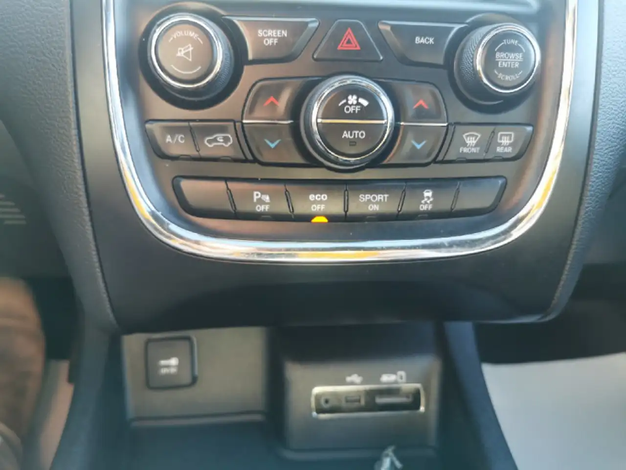 Dodge Durango снимка Dodge Durango