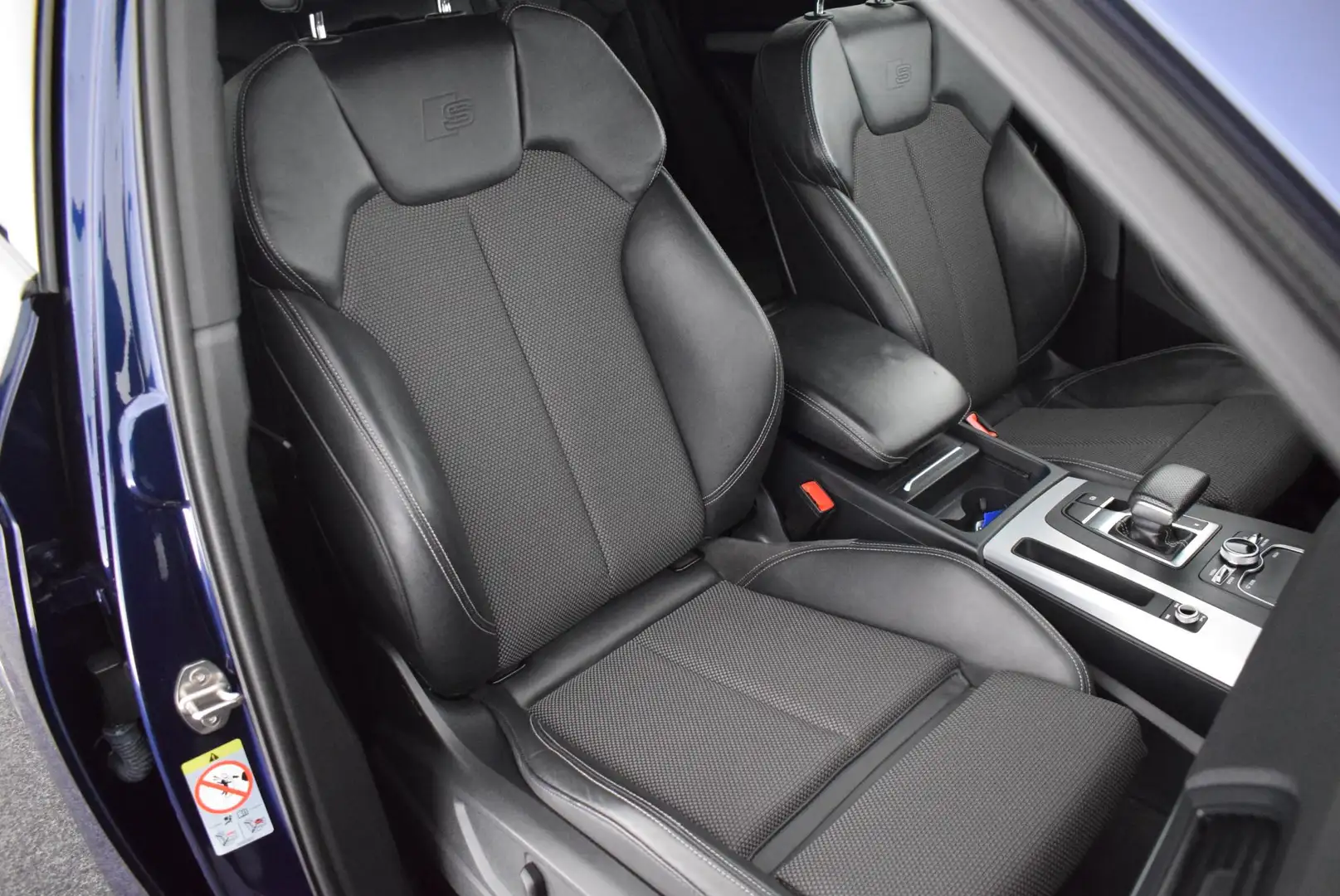 Audi Q5 40 TDI 190pk quattro Sport S Line Edition Standkac Blauw - 2