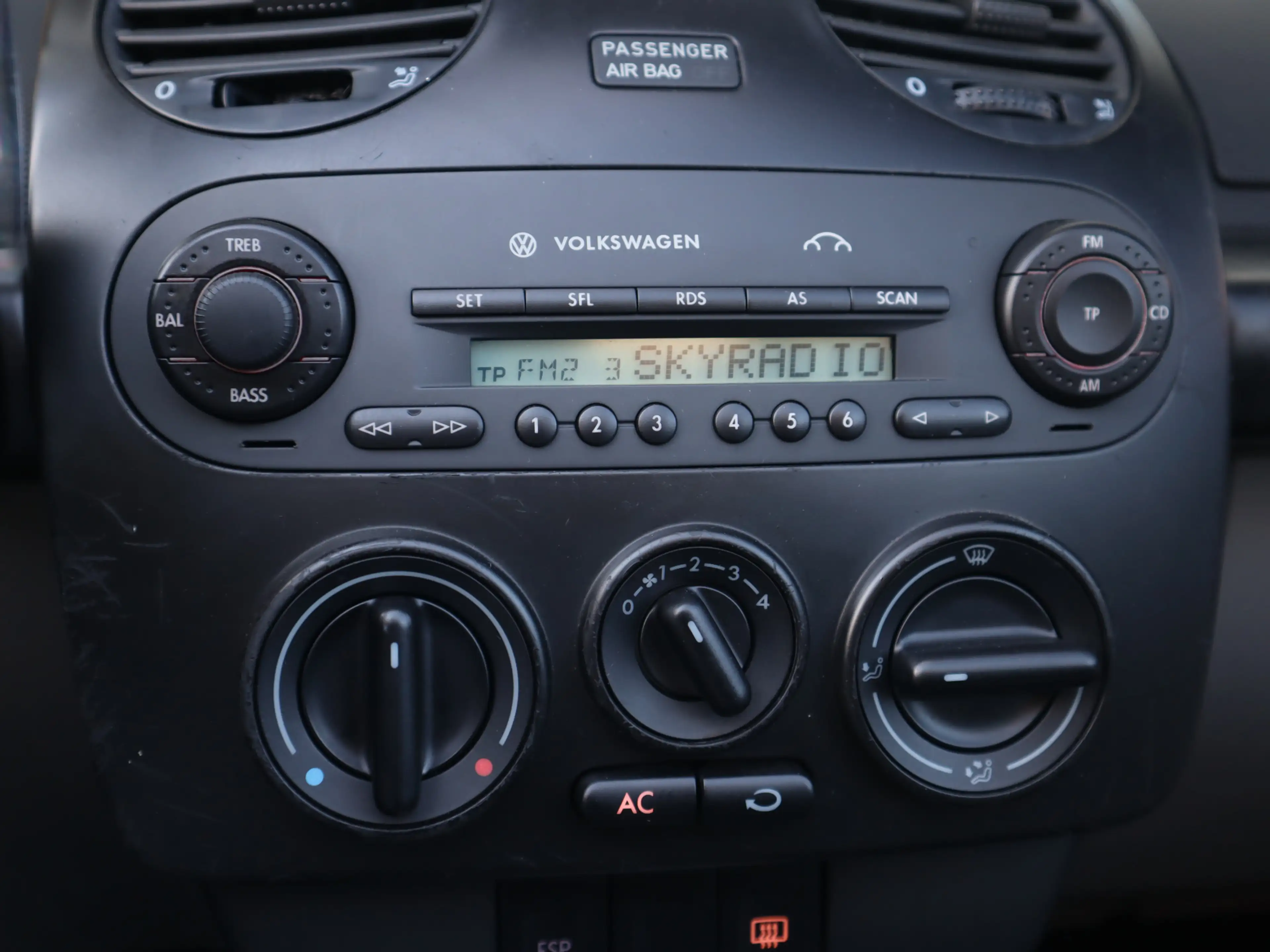Volkswagen New Beetle Cabriolet 1.6 Turijn Comfort / Nieuw dak / Windsch — photo 15