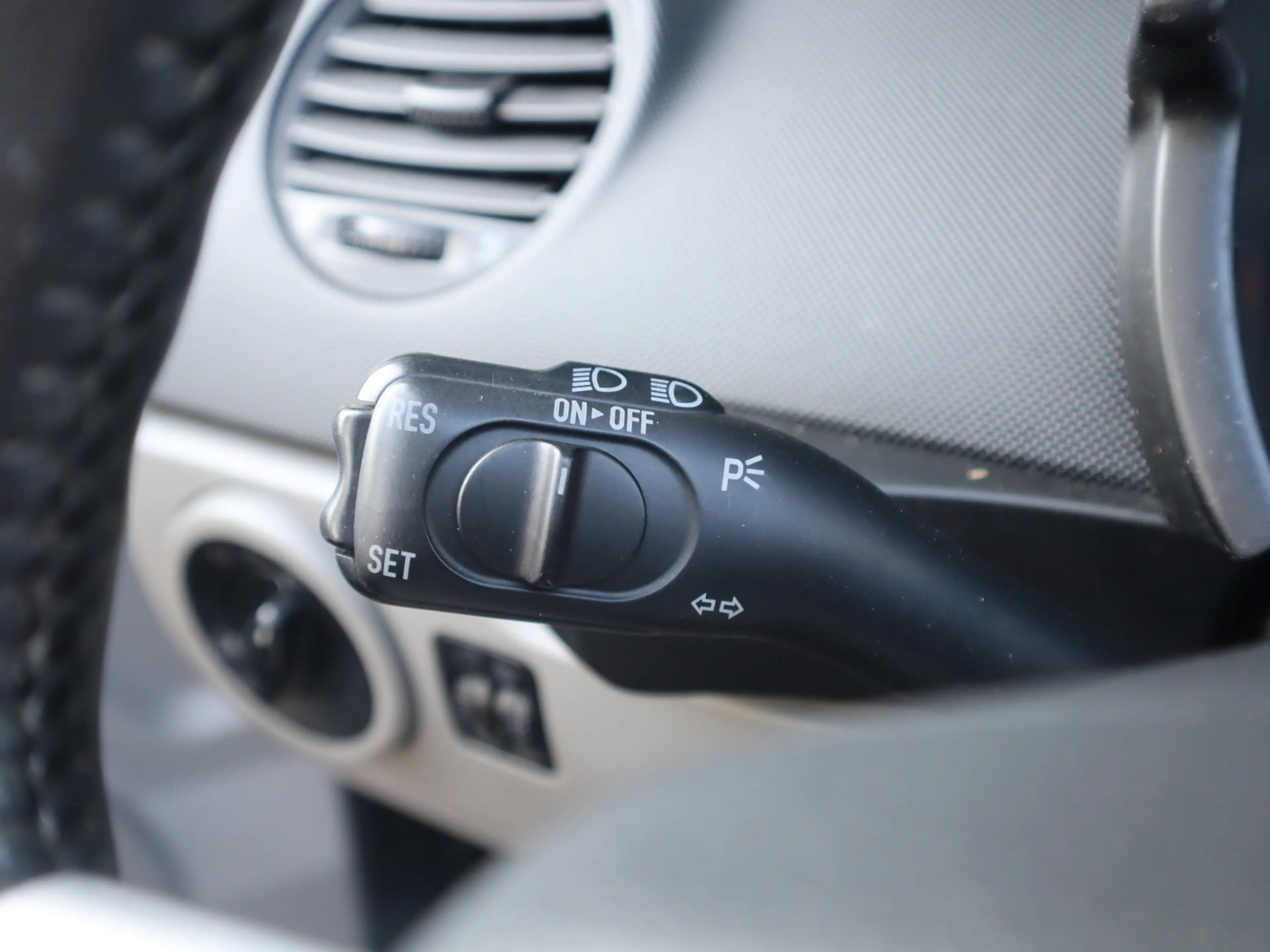 Volkswagen New Beetle Cabriolet 1.6 Turijn Comfort / Nieuw dak / Windsch — photo 11