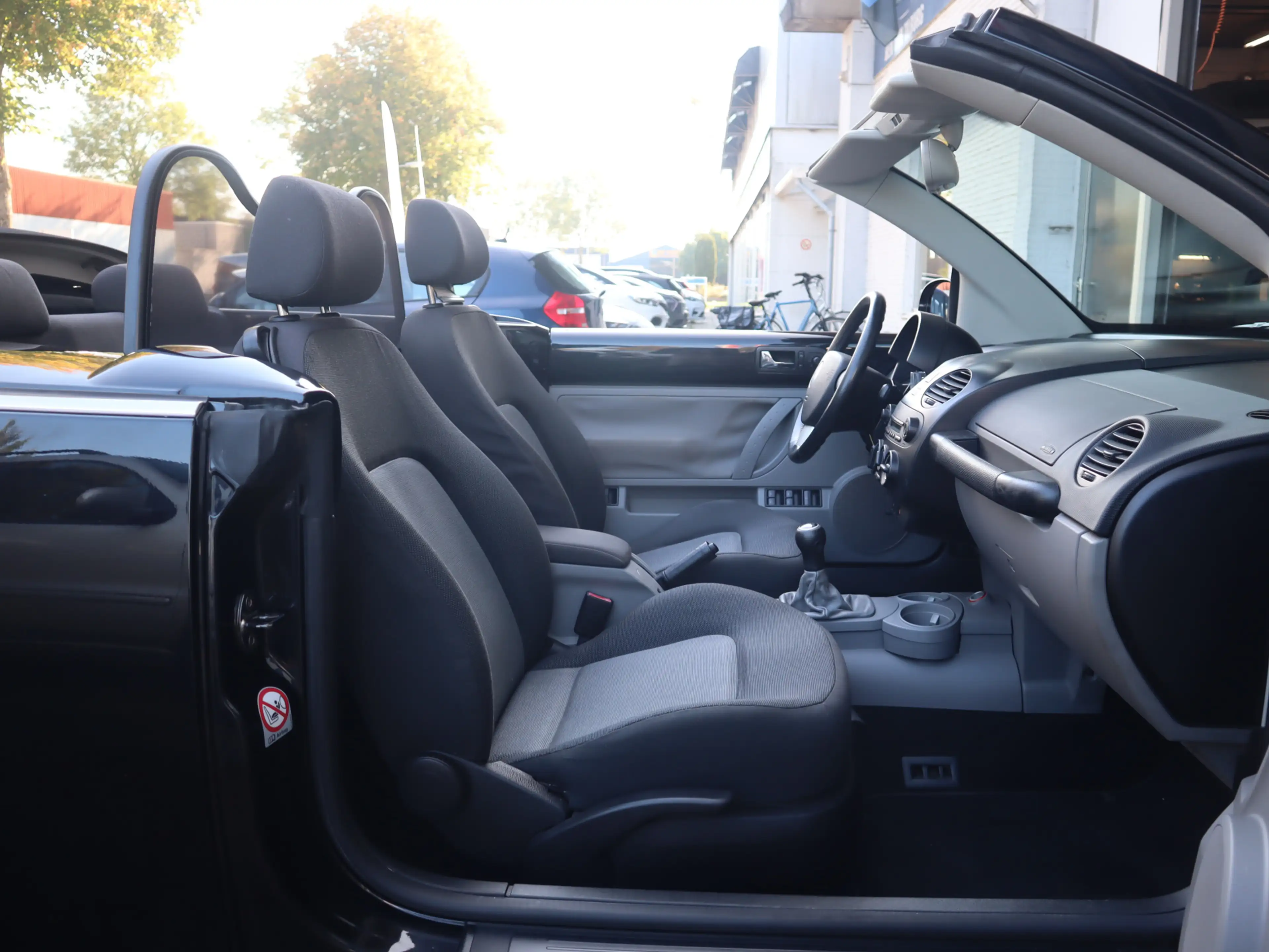Volkswagen New Beetle Cabriolet 1.6 Turijn Comfort / Nieuw dak / Windsch — photo 7