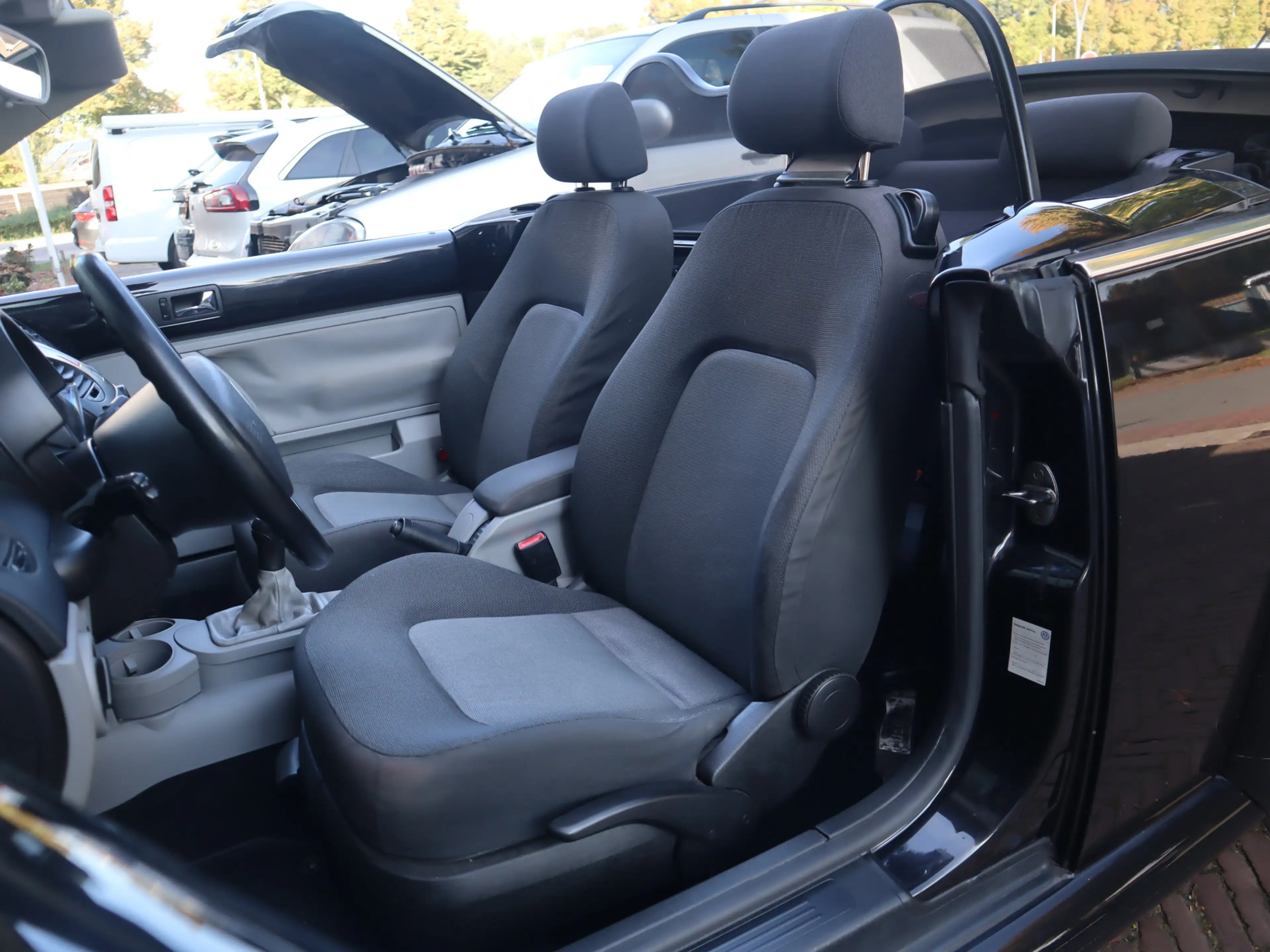 Volkswagen New Beetle Cabriolet 1.6 Turijn Comfort / Nieuw dak / Windsch — photo 6