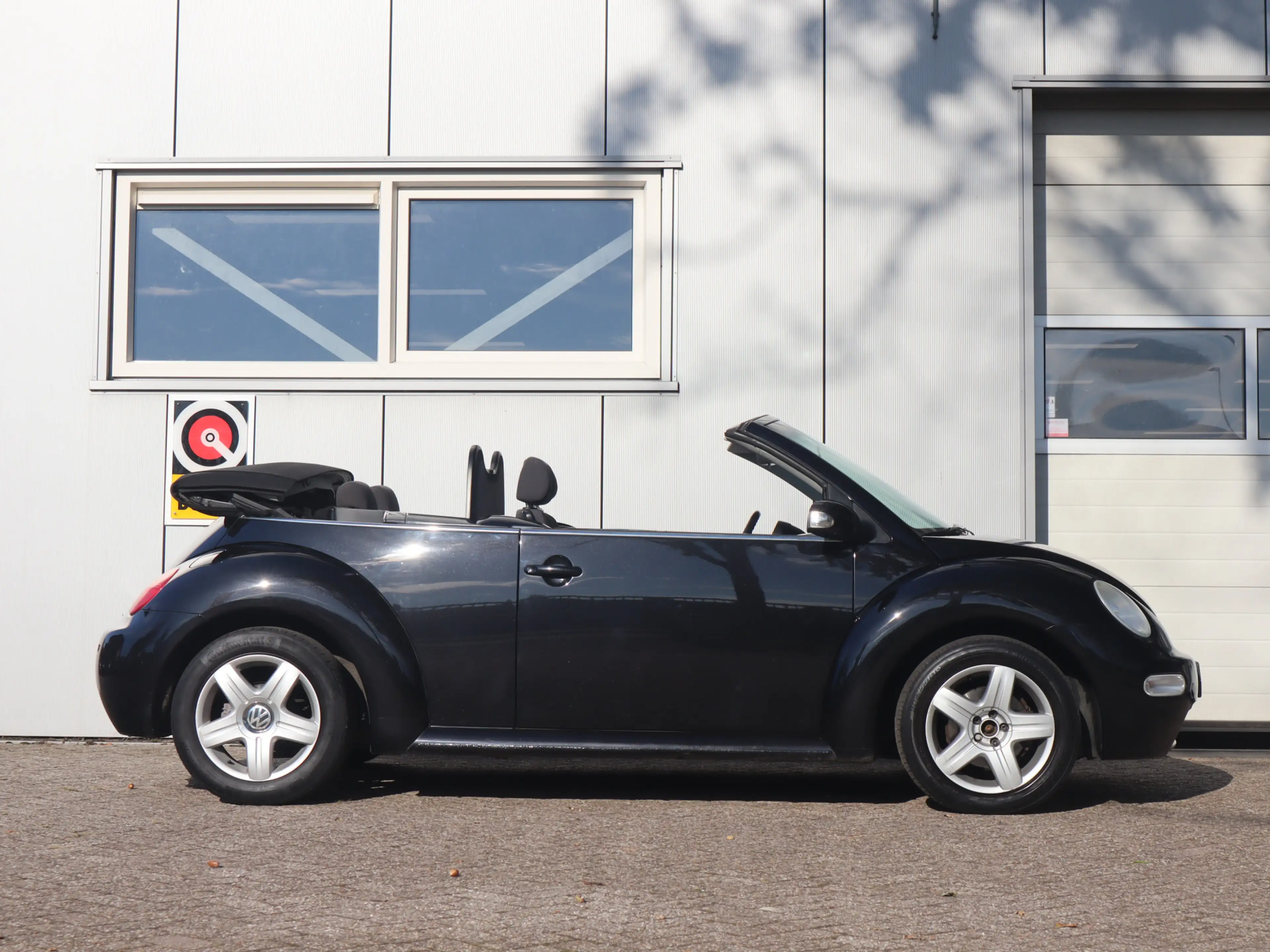 Volkswagen New Beetle Cabriolet 1.6 Turijn Comfort / Nieuw dak / Windsch — photo 4