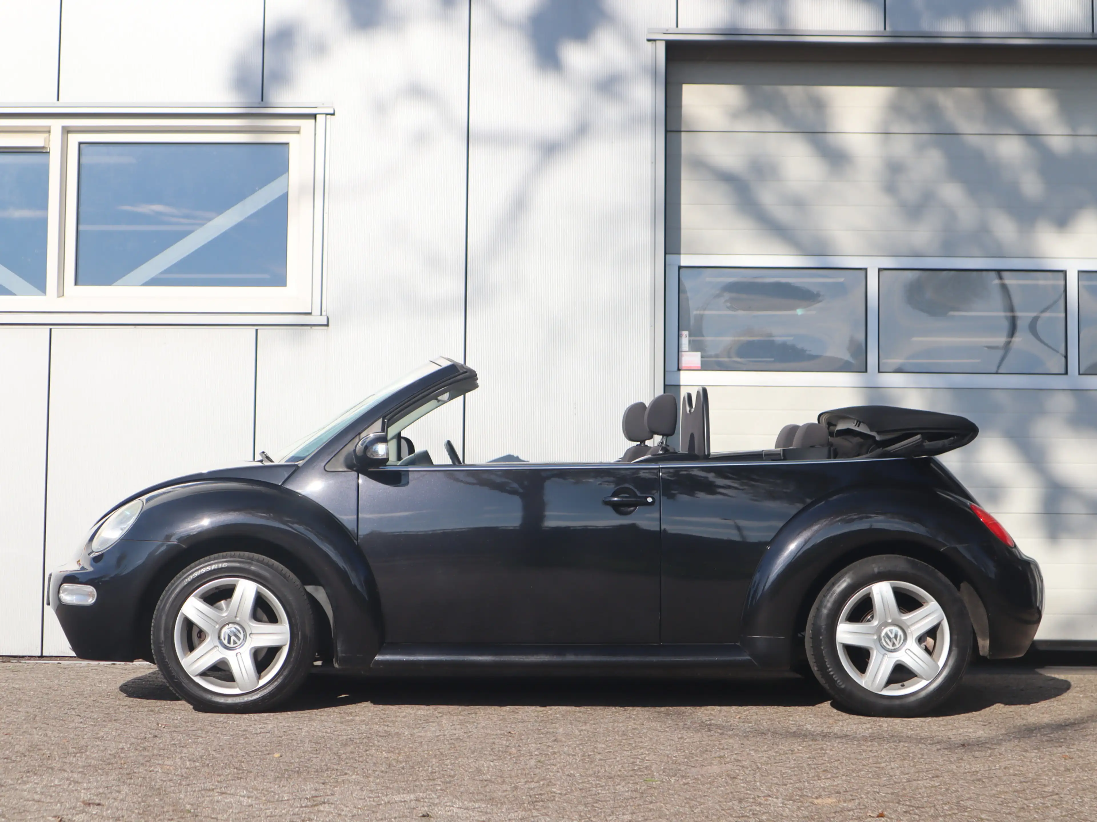 Volkswagen New Beetle Cabriolet 1.6 Turijn Comfort / Nieuw dak / Windsch — photo 3
