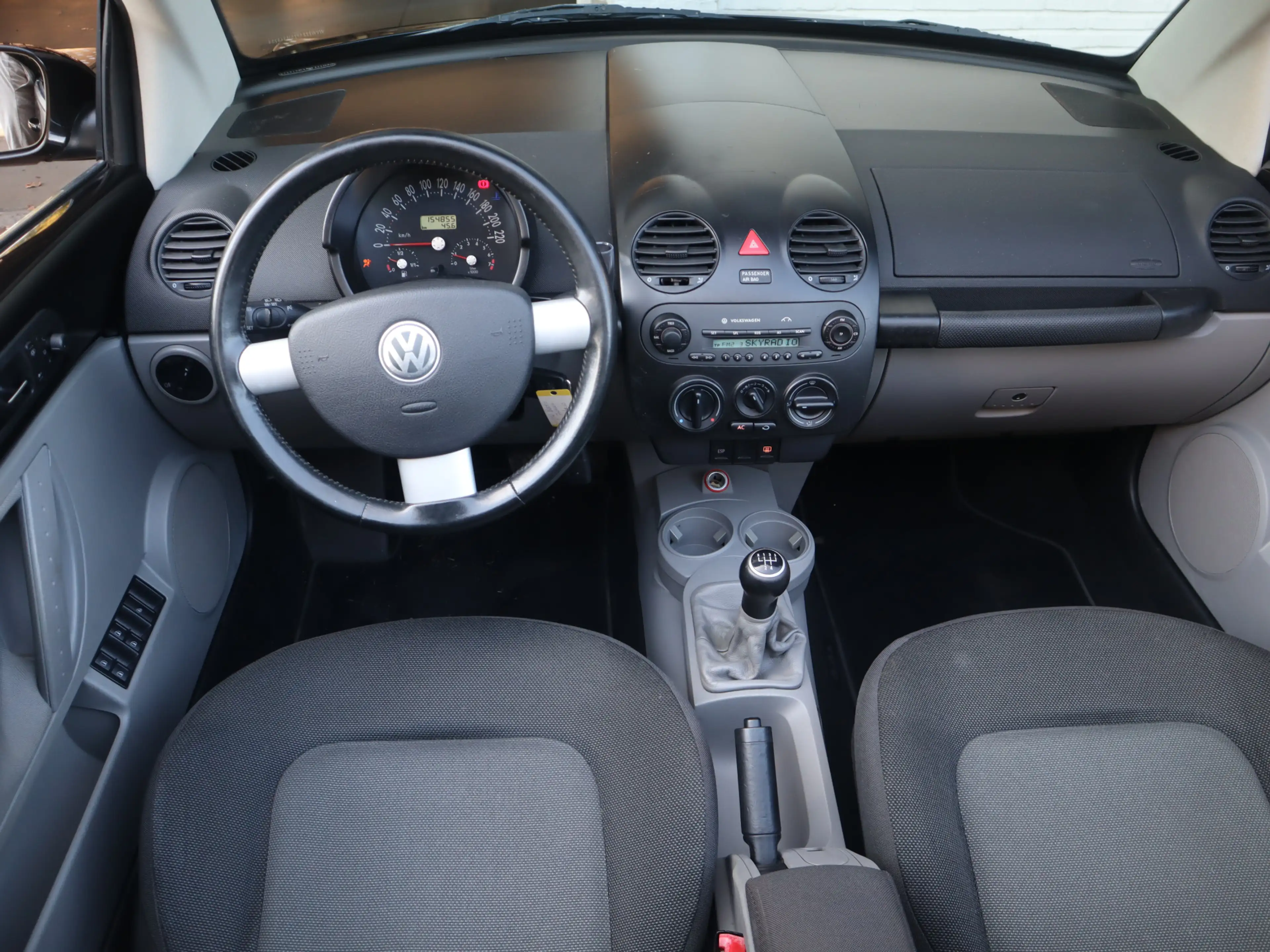 Volkswagen New Beetle Cabriolet 1.6 Turijn Comfort / Nieuw dak / Windsch — photo 5