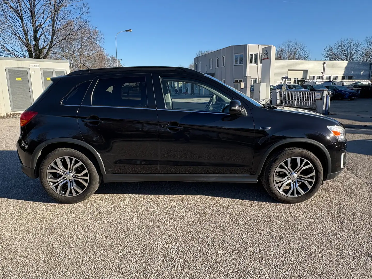 Mitsubishi ASX 1,6 DI-D LP 4WD Instyle Schwarz - 2