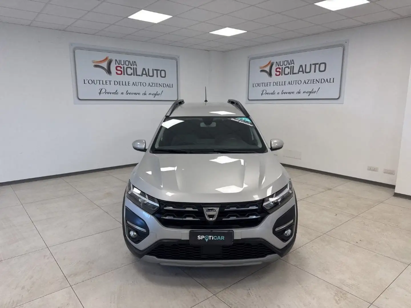 Dacia Jogger 1.0 tce Comfort Gpl 100cv 7p.ti Gri - 1