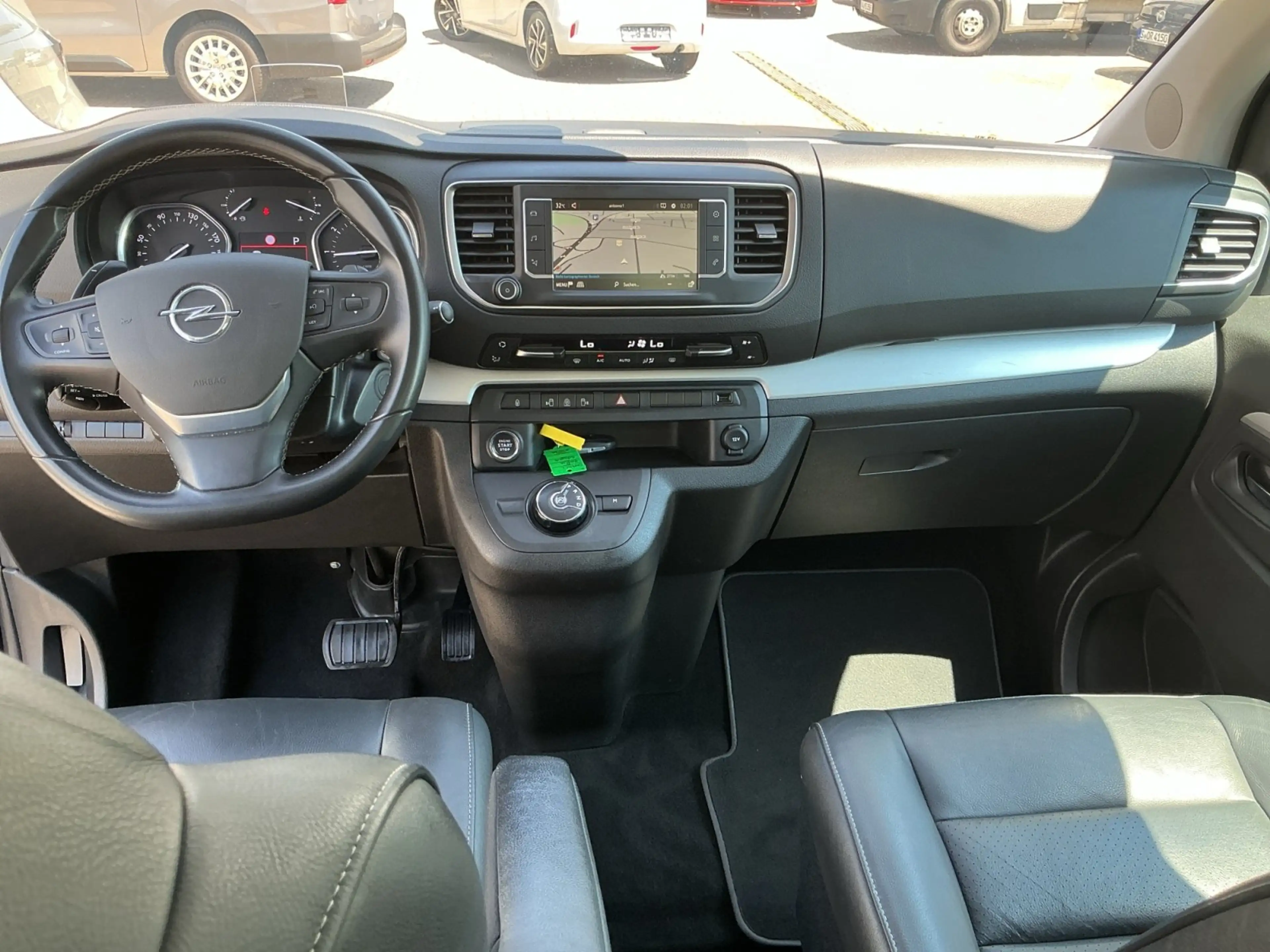 Opel Zafira Life 2.0 D Tourer M ACC+Navi+Leder — photo 14