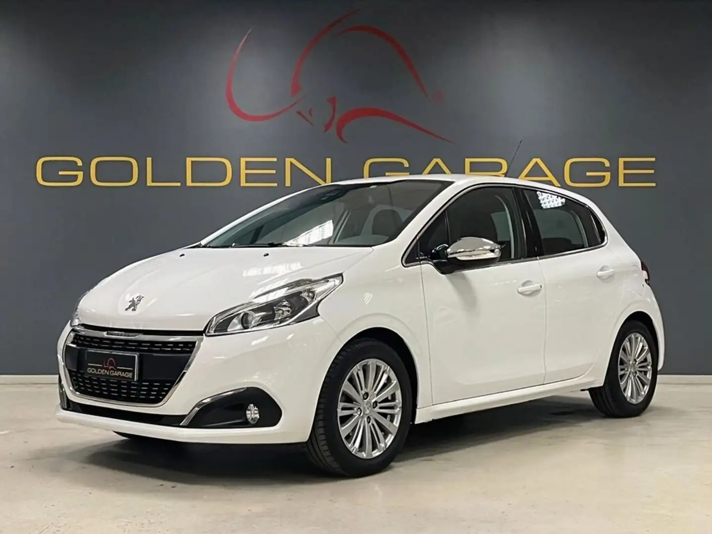 Peugeot 208 PureTech 82 5 porte Allure Weiß - 1