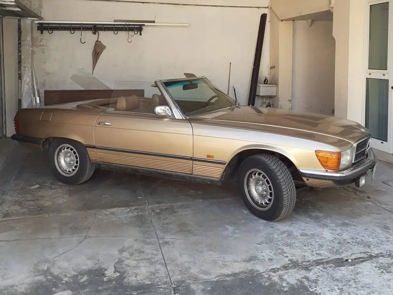 Mercedes-Benz 280 R107, foto 1