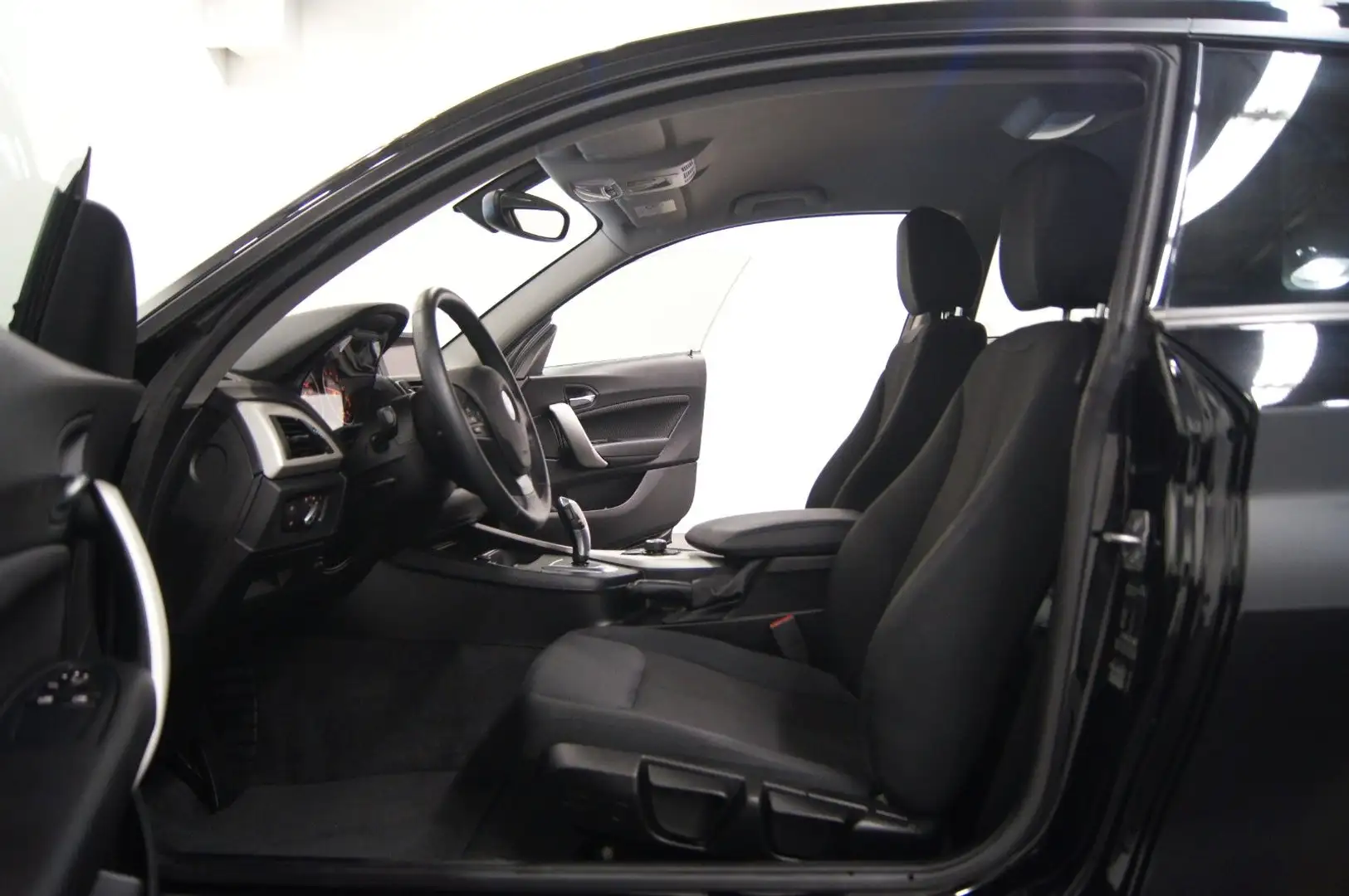 BMW 118 i 3-trg. Advantage|LED|PDC|SHZ|AUTOM. Noir - 2