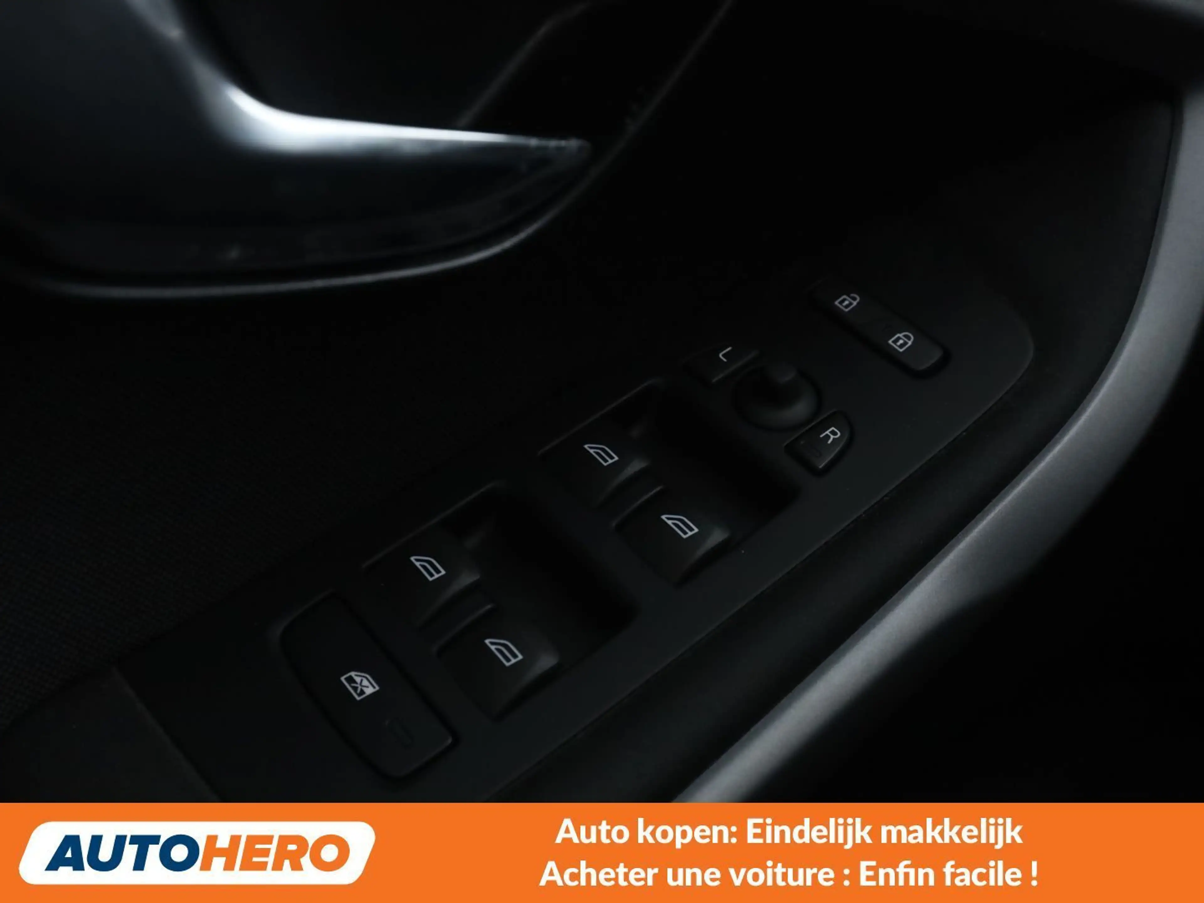 Volvo V40 2.0 D2 Kinetic — photo 12