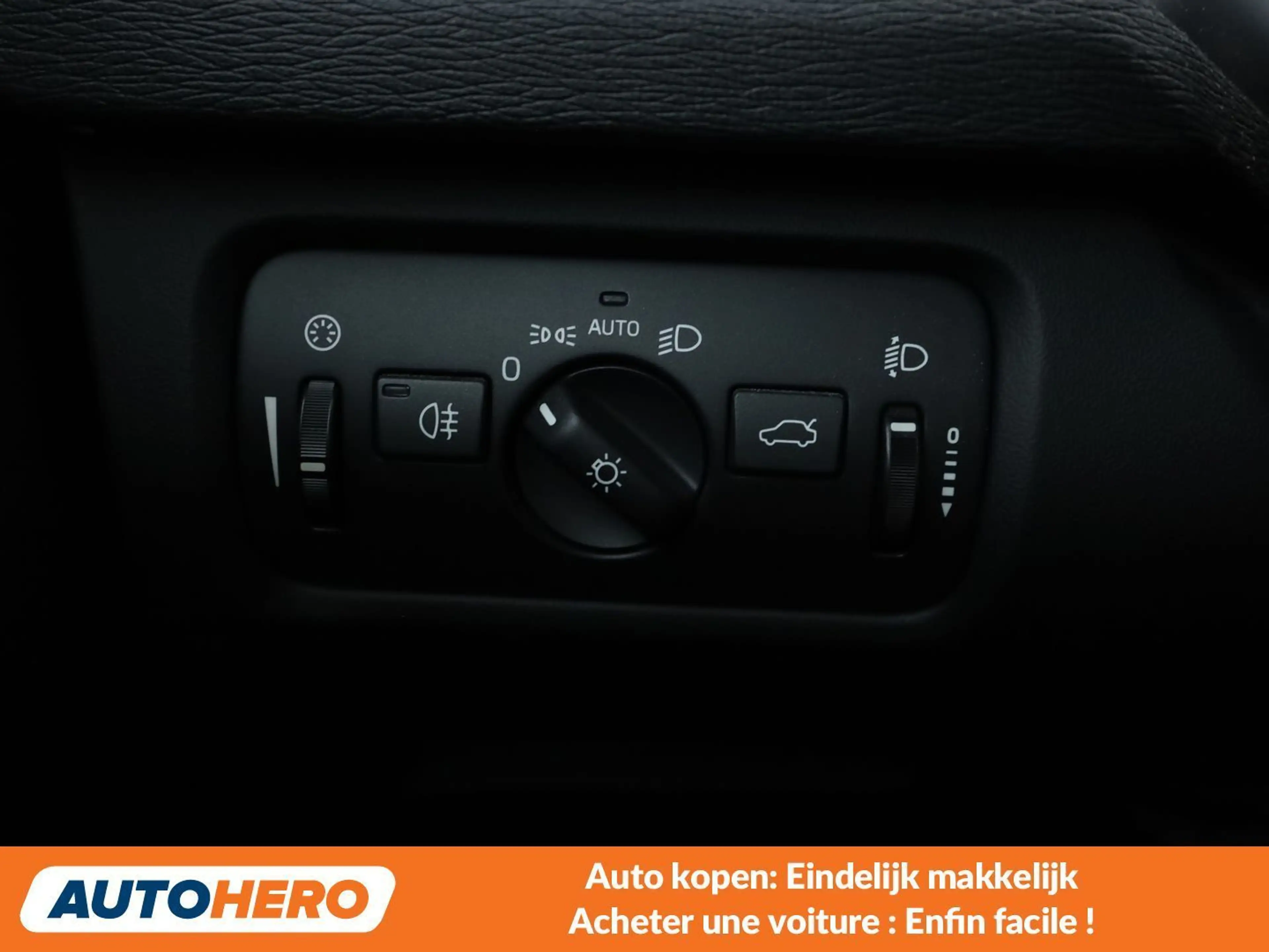 Volvo V40 2.0 D2 Kinetic — photo 11