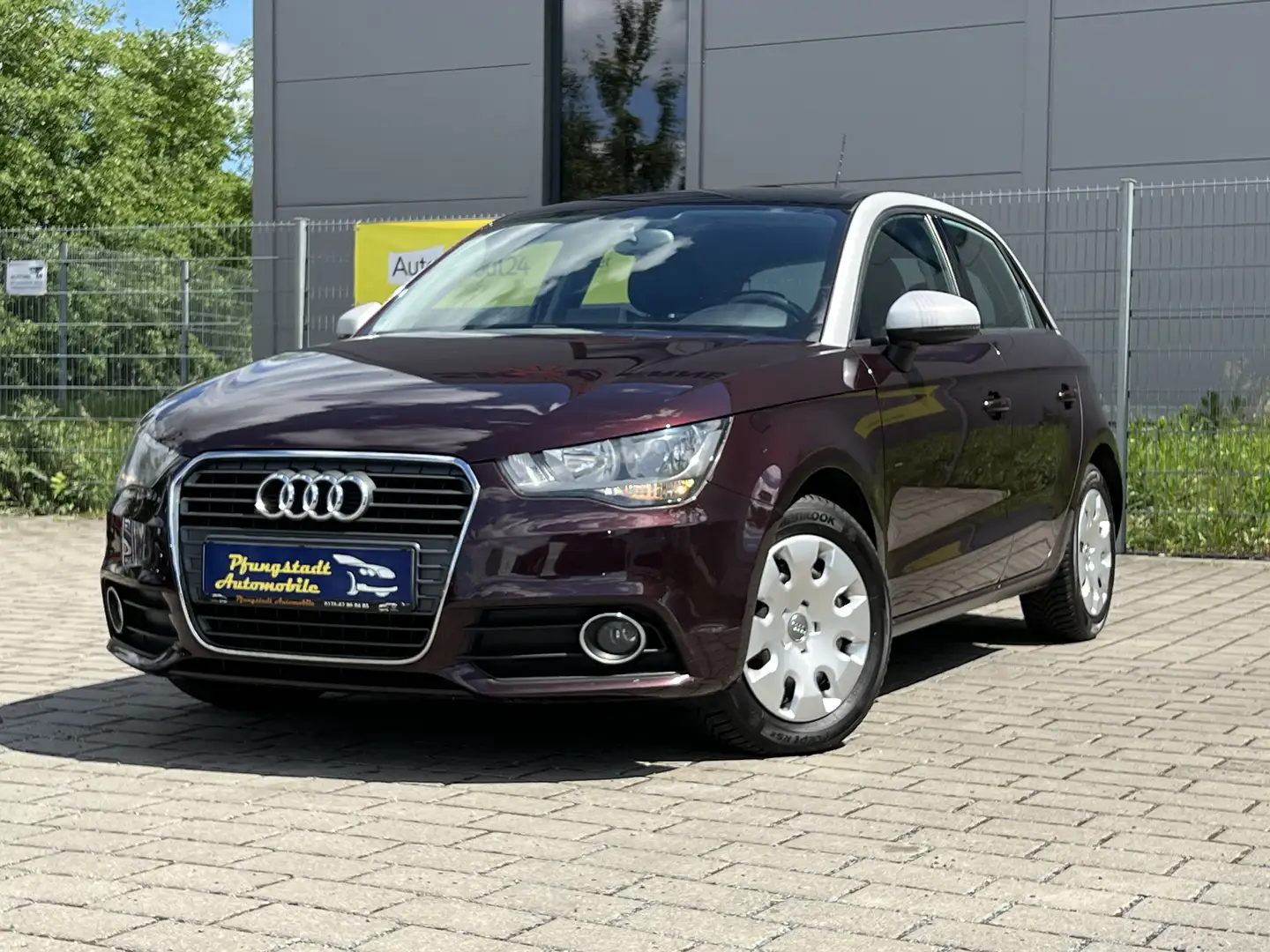Audi A1 ambition/1Hand/Panorama/AHK Kupplung/Grosschiebeda Rood - 2