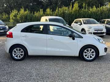 Rio III 2014 5p 1.1 crdi Active