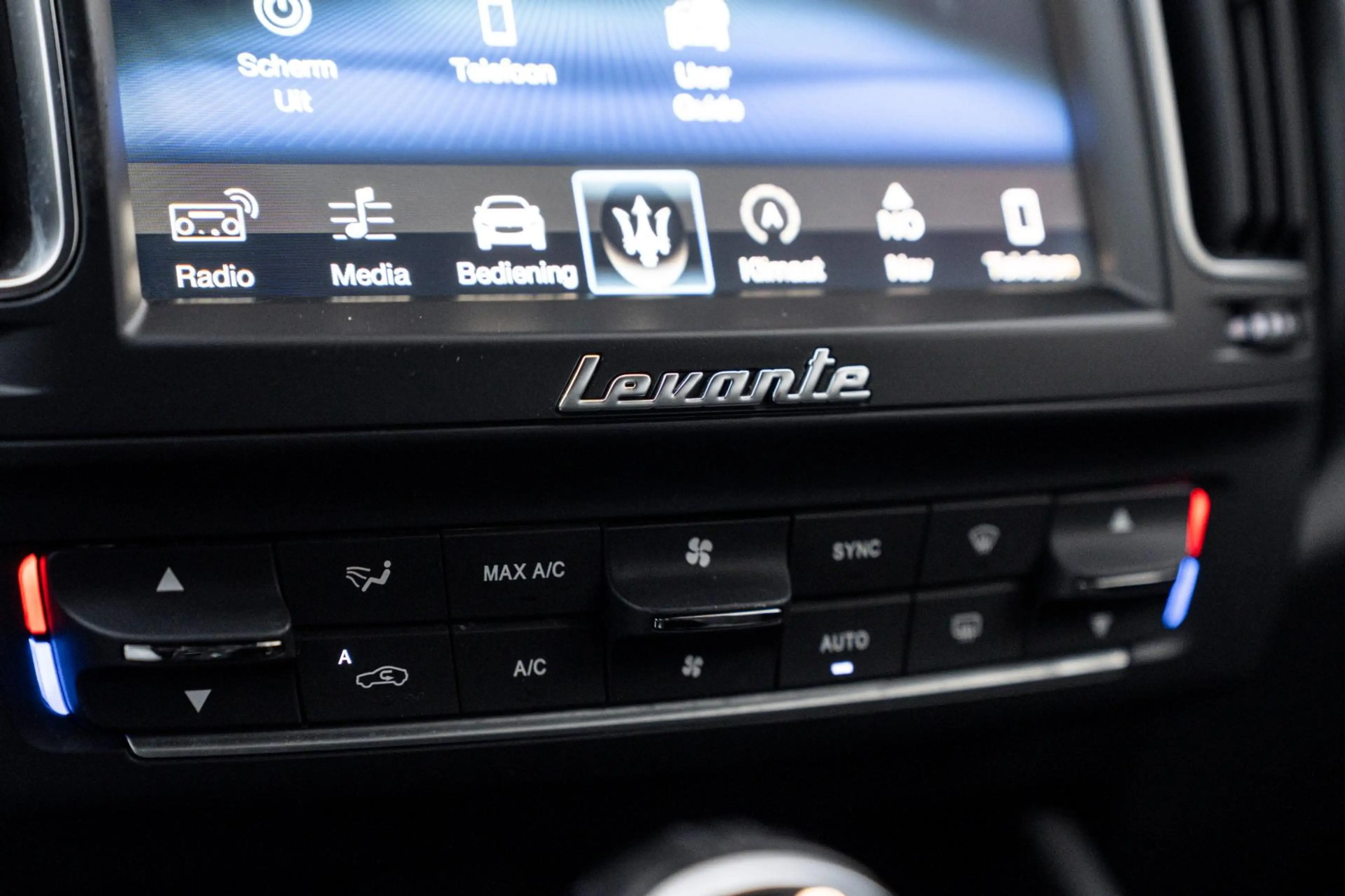 Maserati Levante 3.0 V6 S TwinTurbo AWD GranSport 430 PK Leder Luch — photo 25