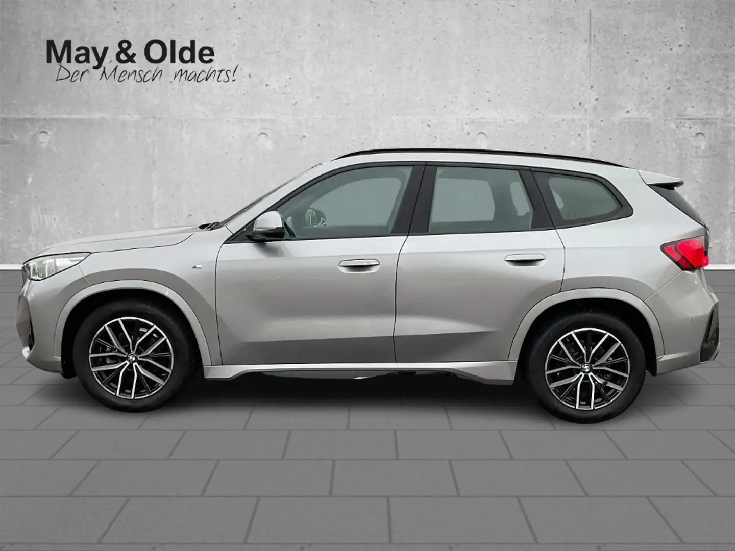 BMW X1 sDrive18i Aut M Sport LED Navi SHZ RFK Klimaaut Silber - 2