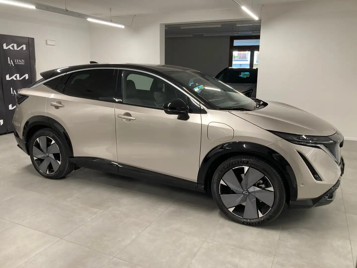 Nissan Ariya Ariya 87 kWh Evolve 2wd KM 0 GARANZIA NISSAN ..... Arany - 2