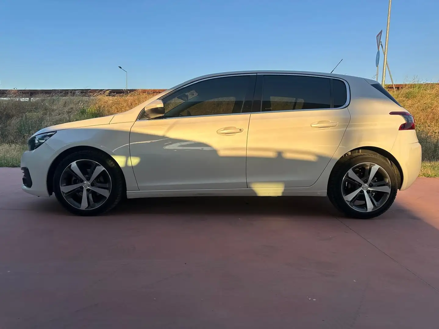 Peugeot 308 308 II 2018 5p 1.6 BLUE-HDI Bianco - 2