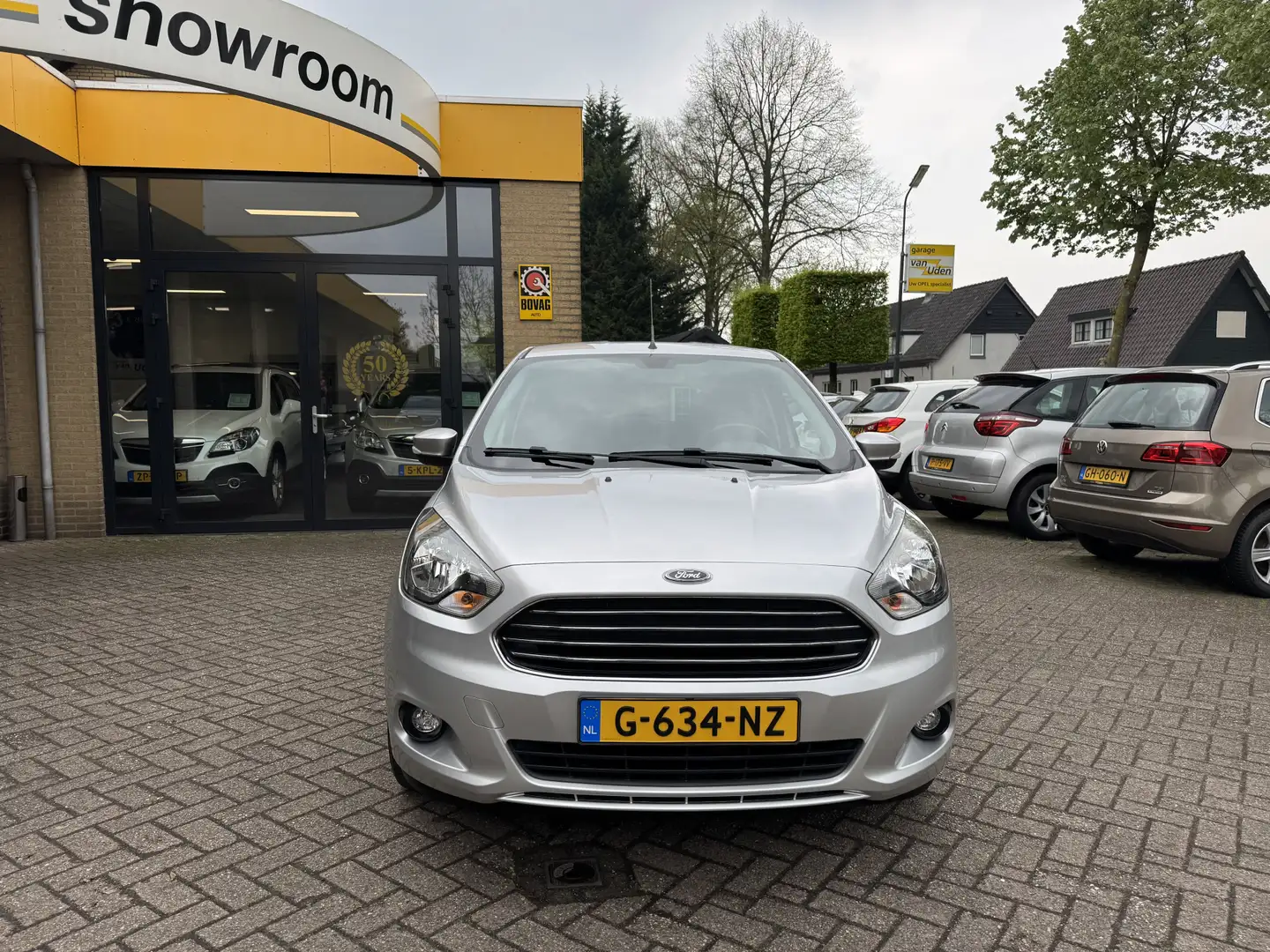 Ford Ka/Ka+ 1.2 Trend Ultimate Climate Control Grijs - 2