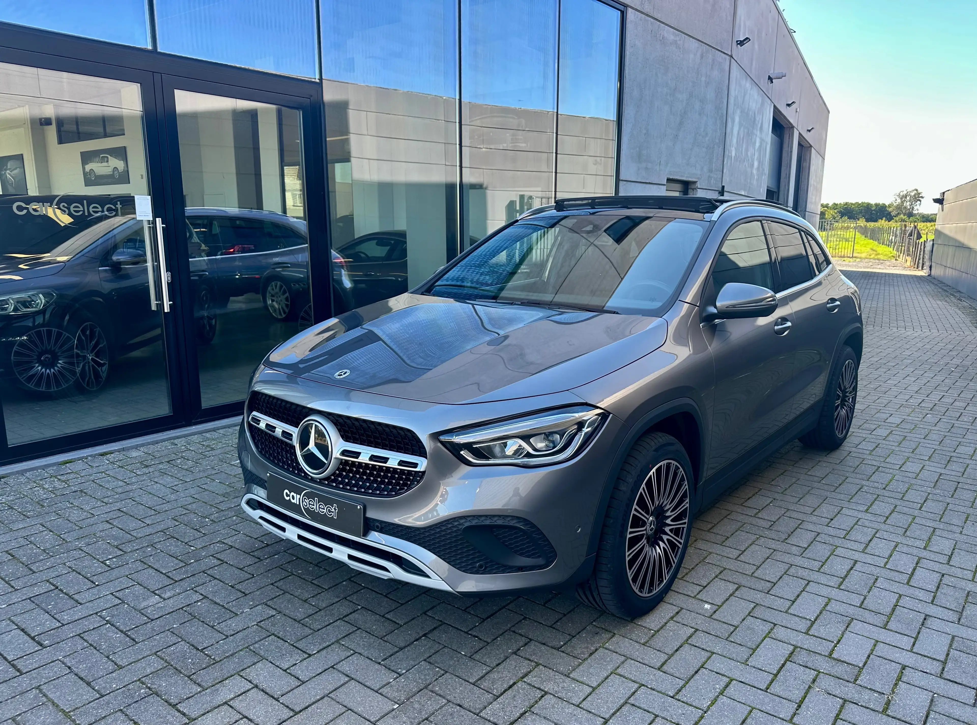 Mercedes-Benz GLA 180 GLA 180  PANO/ALUS19/LED