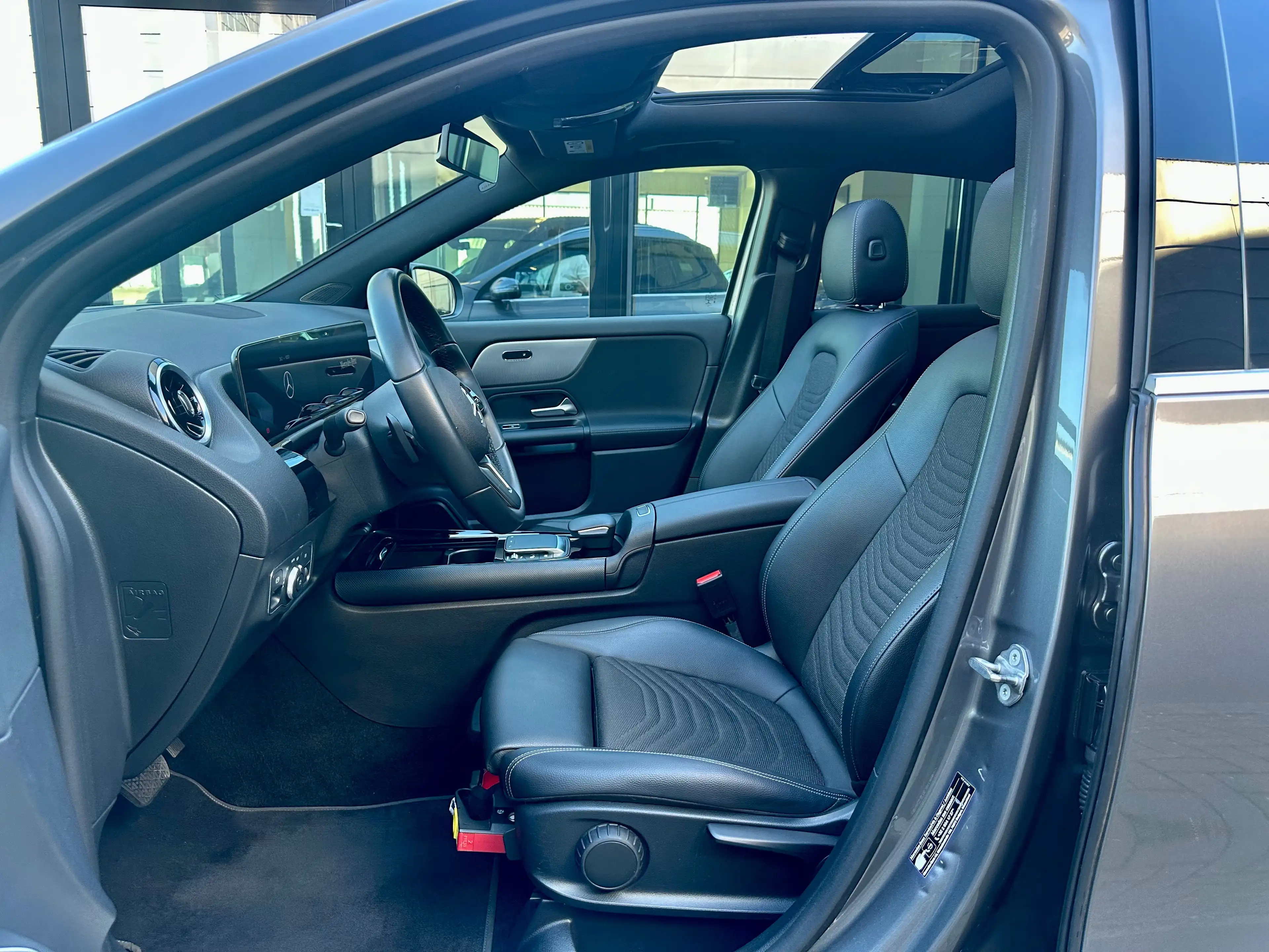 Mercedes-Benz GLA 180 GLA 180  PANO/ALUS19/LED — photo 7