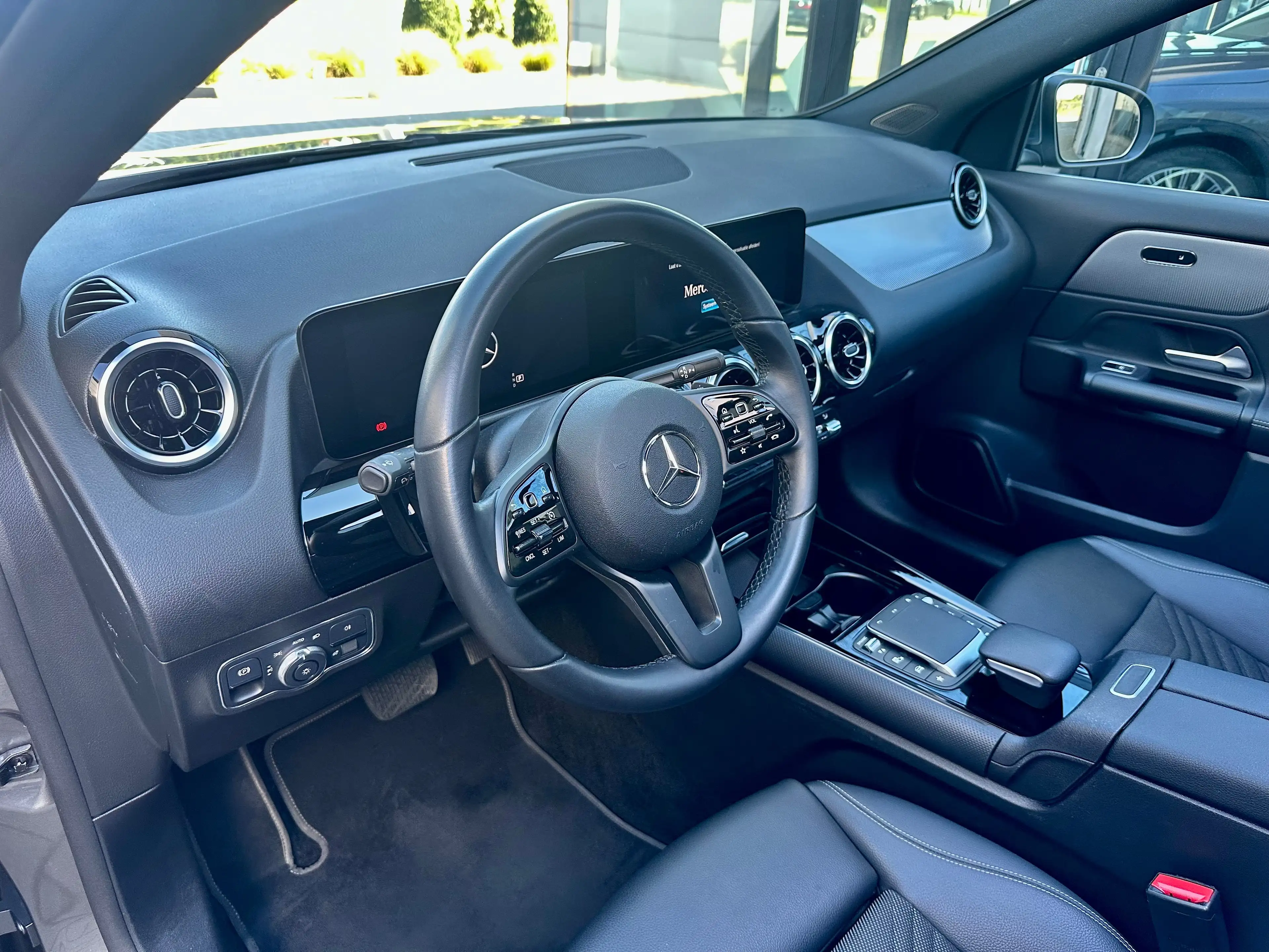 Mercedes-Benz GLA 180 GLA 180  PANO/ALUS19/LED — photo 8