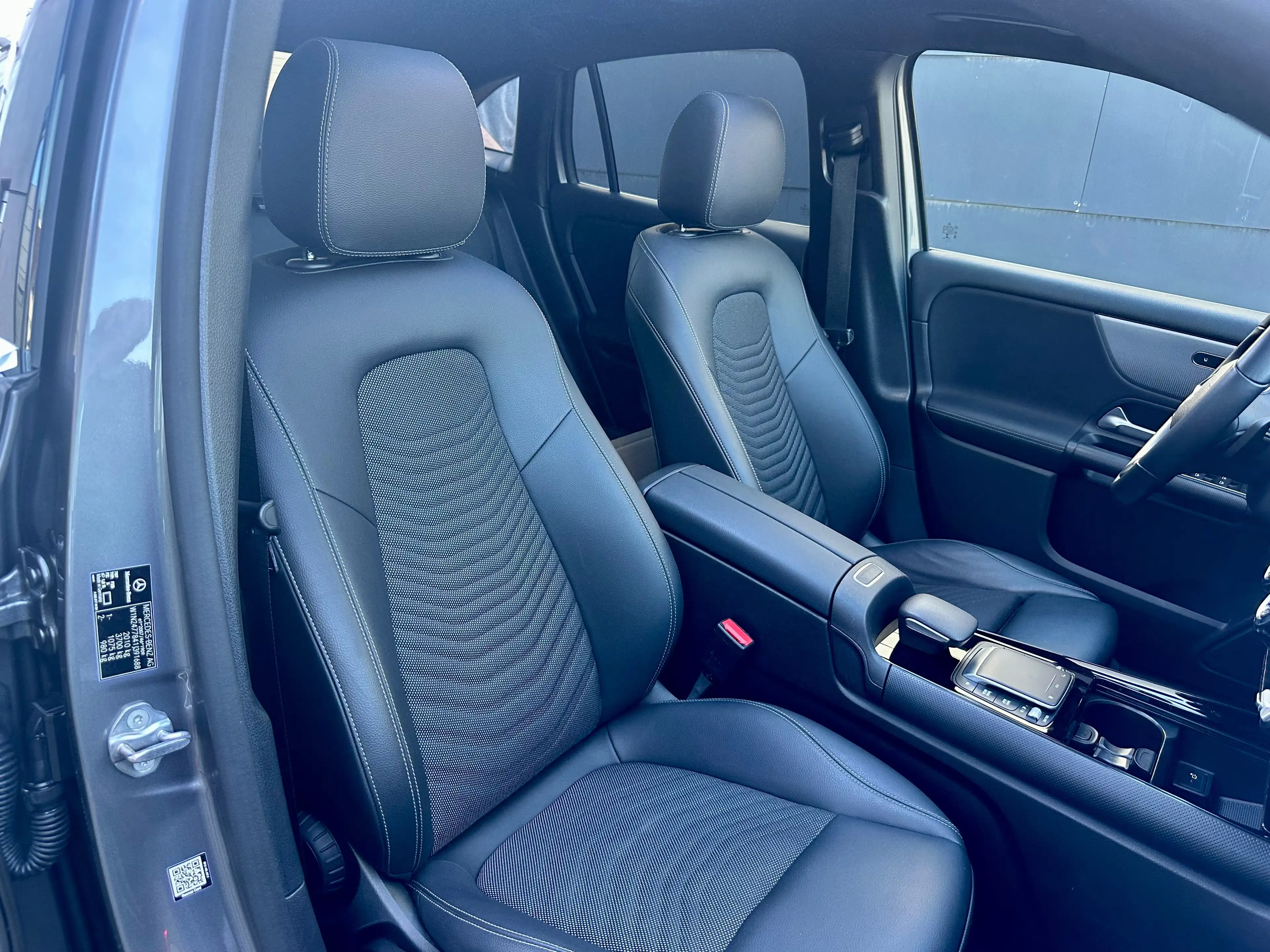 Mercedes-Benz GLA 180 GLA 180  PANO/ALUS19/LED — photo 12