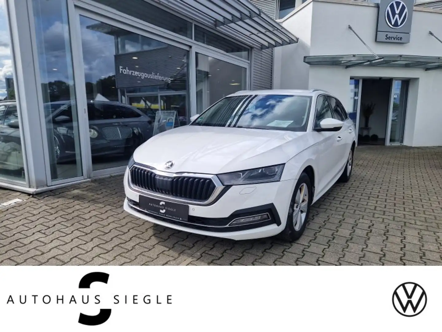 Skoda Octavia Combi 2.0 TDI First Edition AHK Navi ACC LED Kamer Weiß - 1