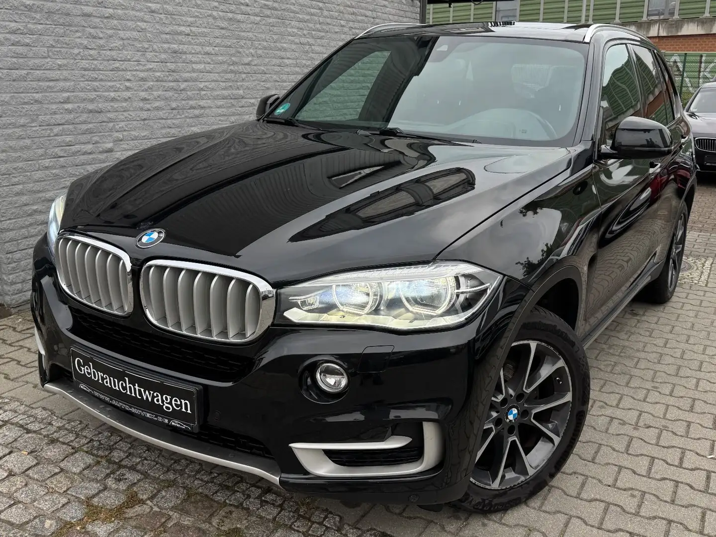 BMW X5 xDrive 30 d 1.Hand PANO HeadUp LED AHK Schwarz - 1
