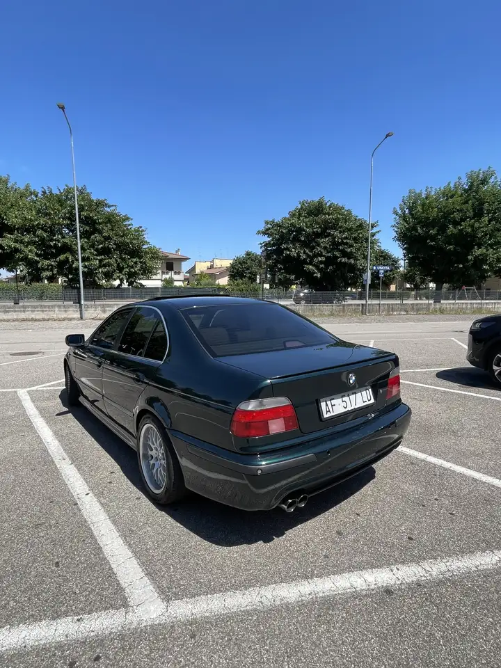 BMW 528i Individual, foto 2