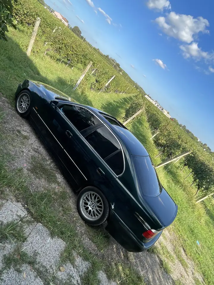 BMW 528i Individual, foto 7