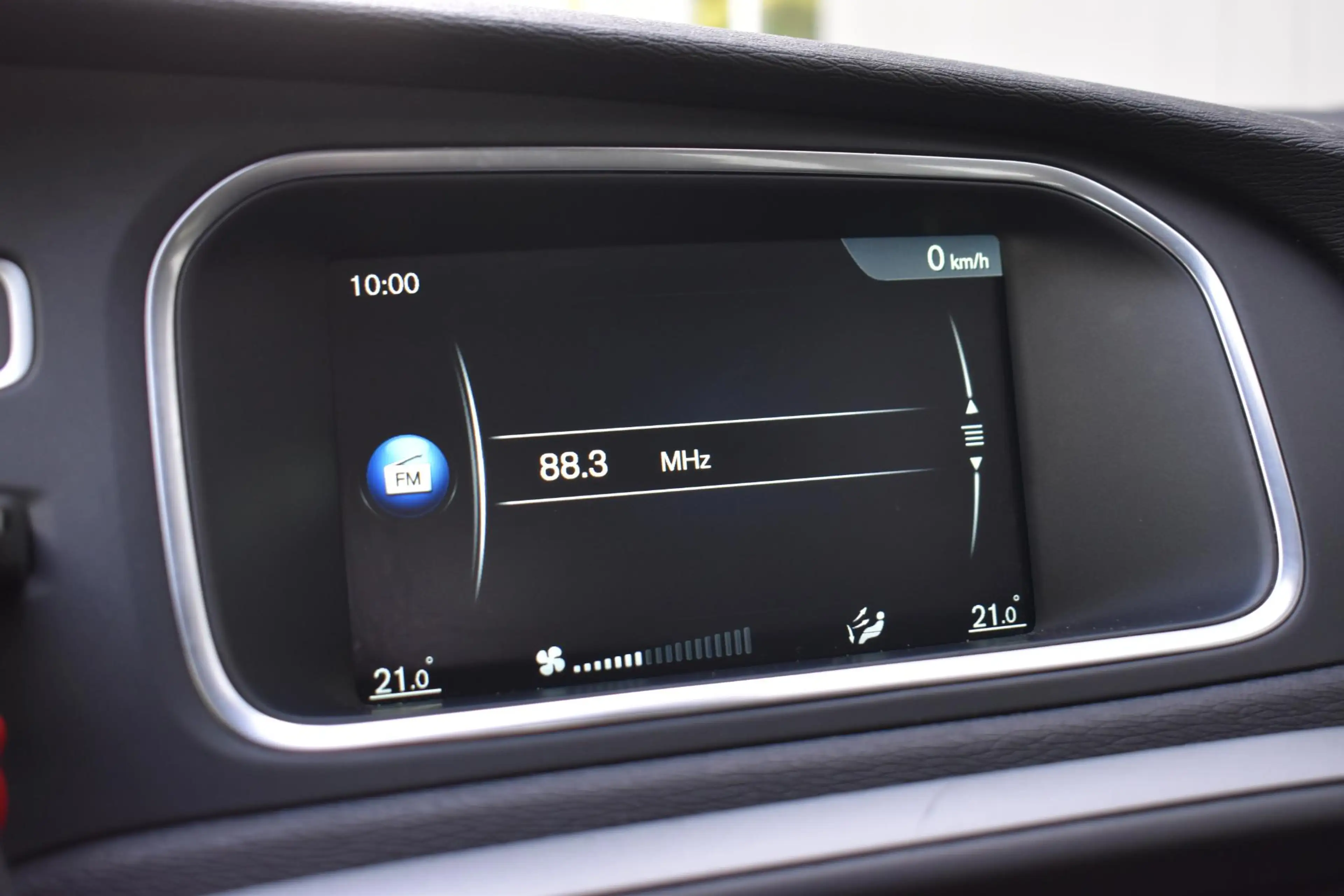 Volvo V40 2.0 D2 ECC LMV NAVI CRUISE — photo 27