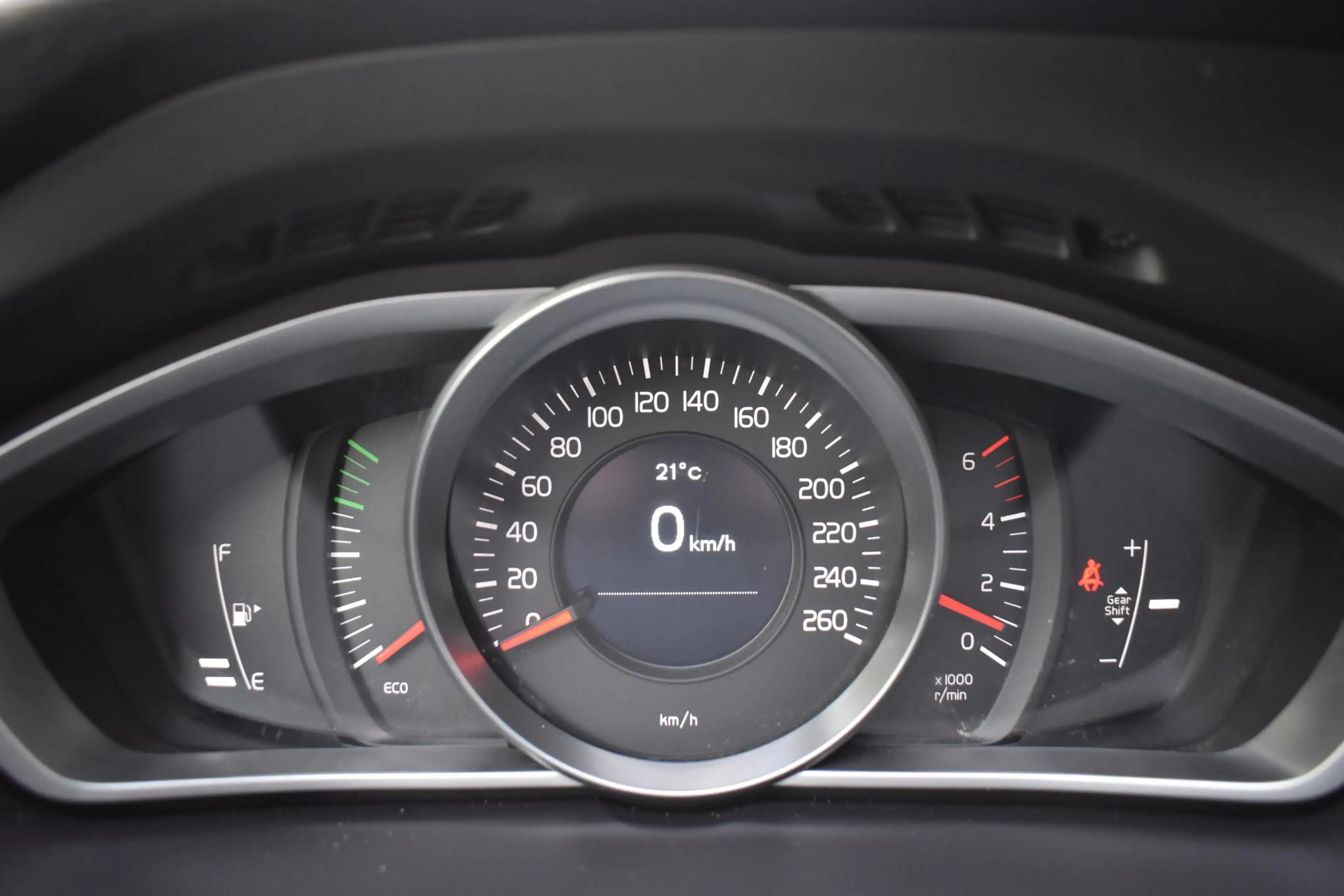 Volvo V40 2.0 D2 ECC LMV NAVI CRUISE — photo 31