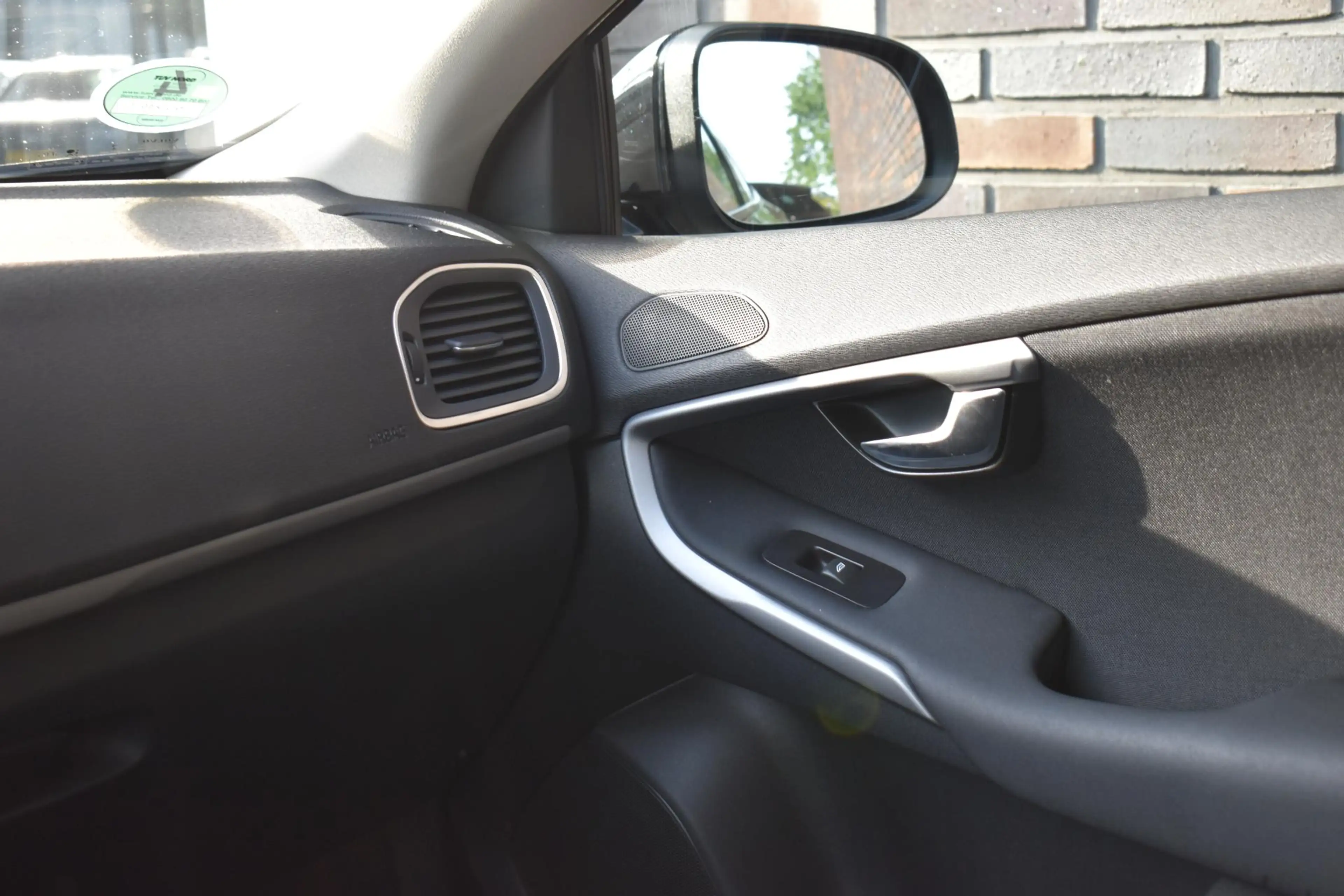 Volvo V40 2.0 D2 ECC LMV NAVI CRUISE — photo 25