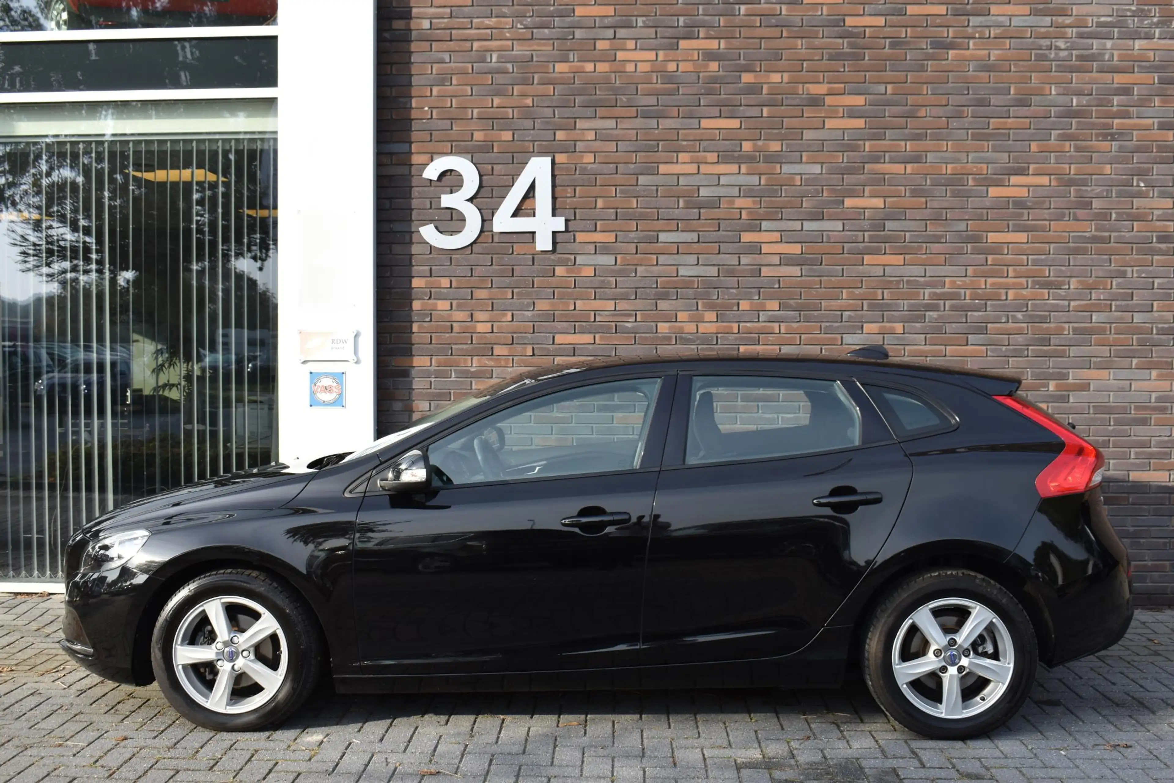 Volvo V40 2.0 D2 ECC LMV NAVI CRUISE — photo 11
