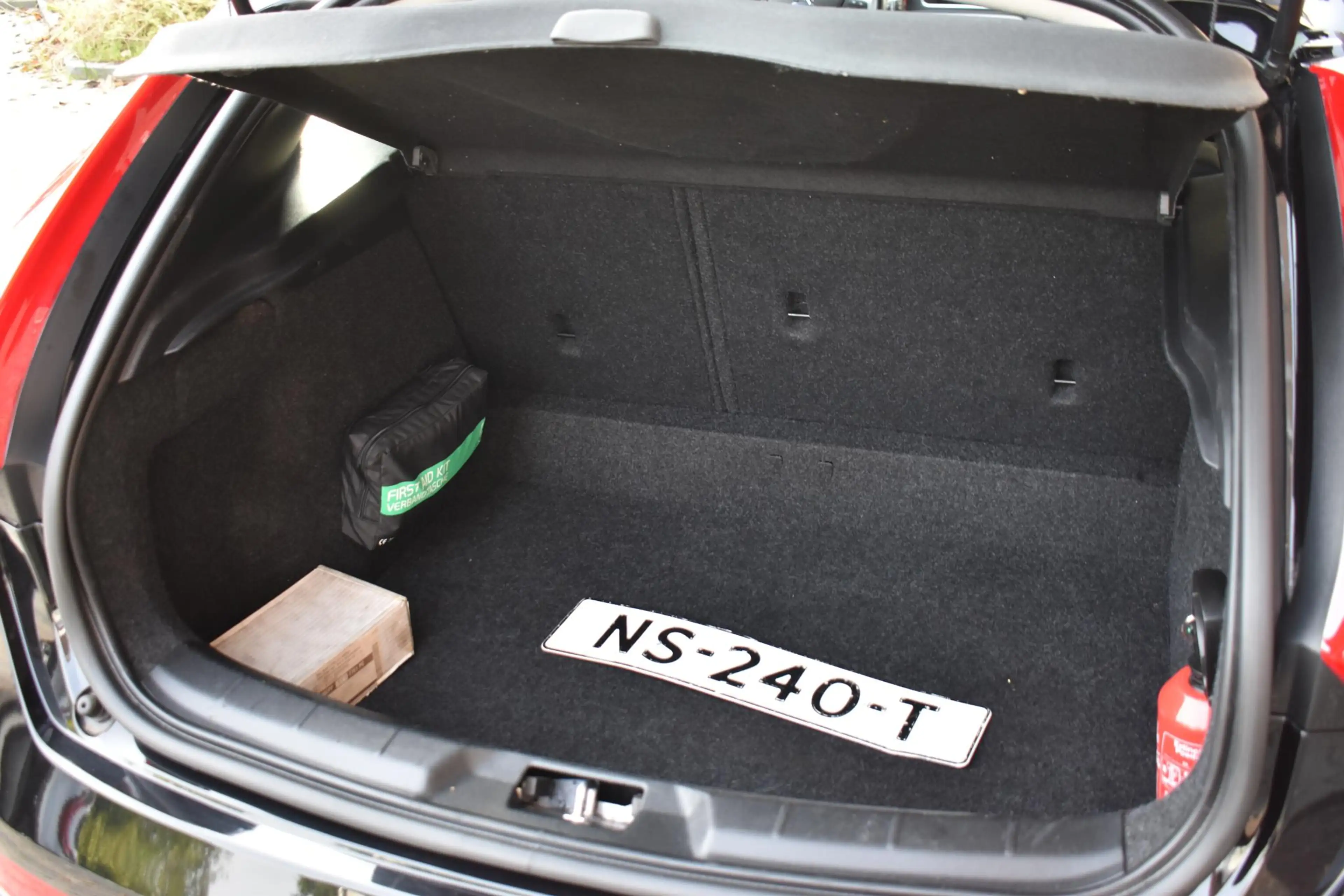 Volvo V40 2.0 D2 ECC LMV NAVI CRUISE — photo 8