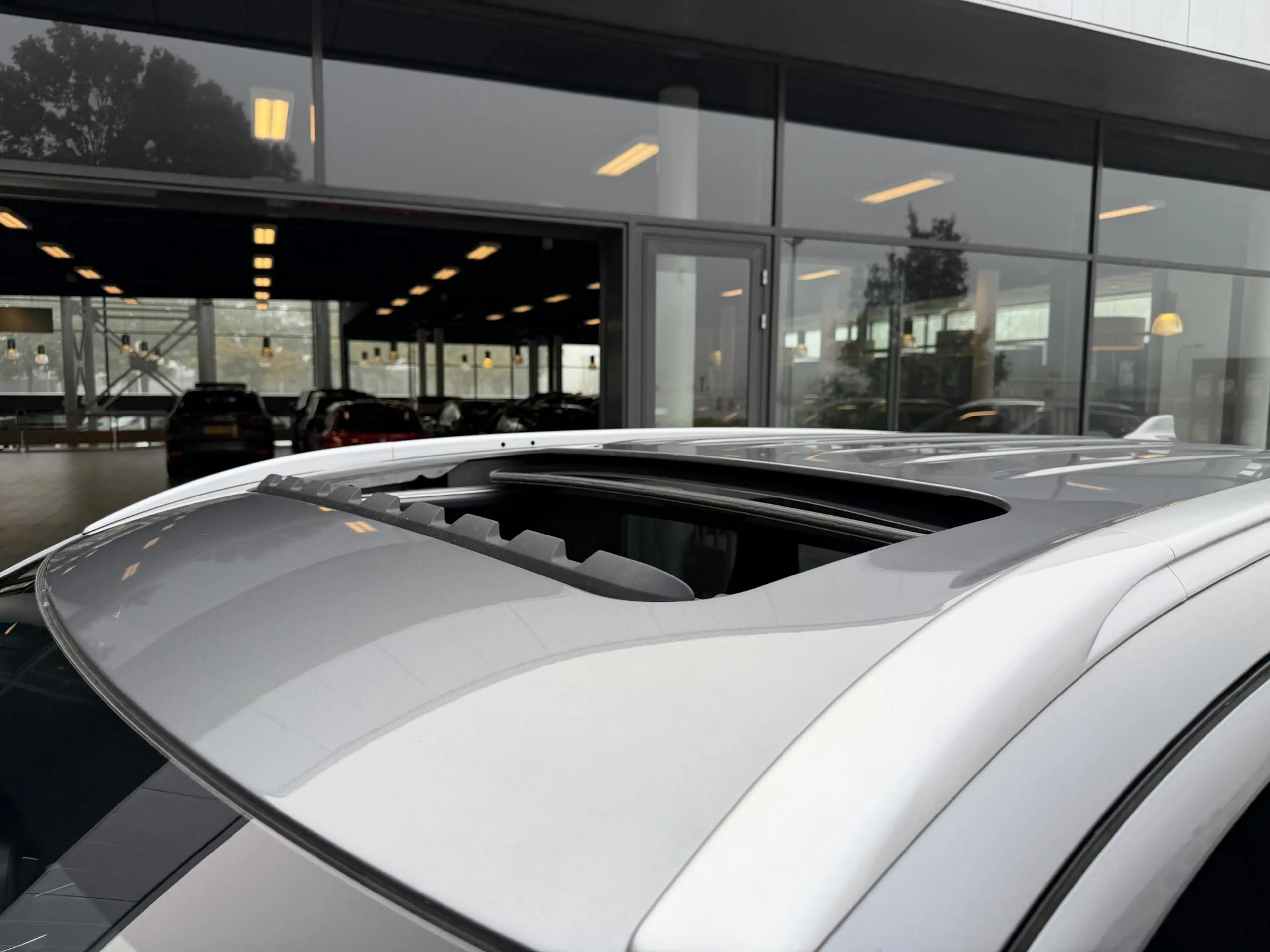 Mitsubishi Outlander 2.4 PHEV Instyle | Sunroof | Leder | Rondomzichtca — photo 14