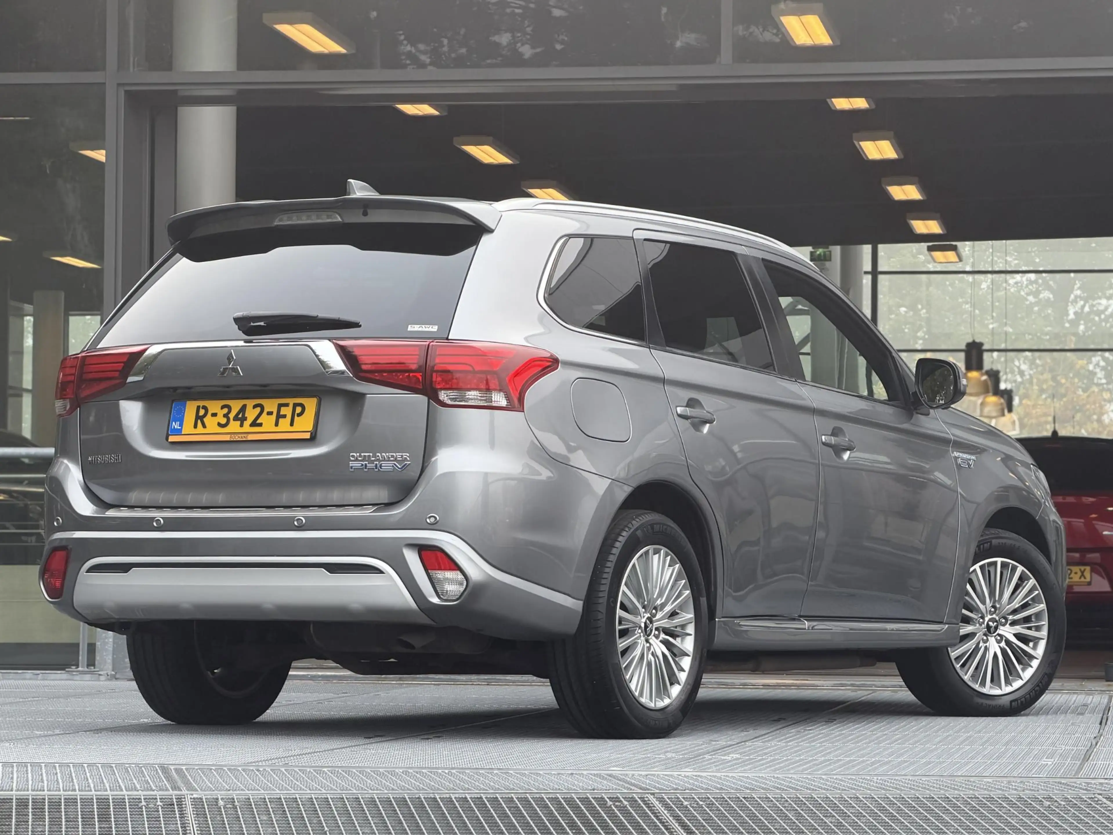 Mitsubishi Outlander 2.4 PHEV Instyle | Sunroof | Leder | Rondomzichtca — photo 2