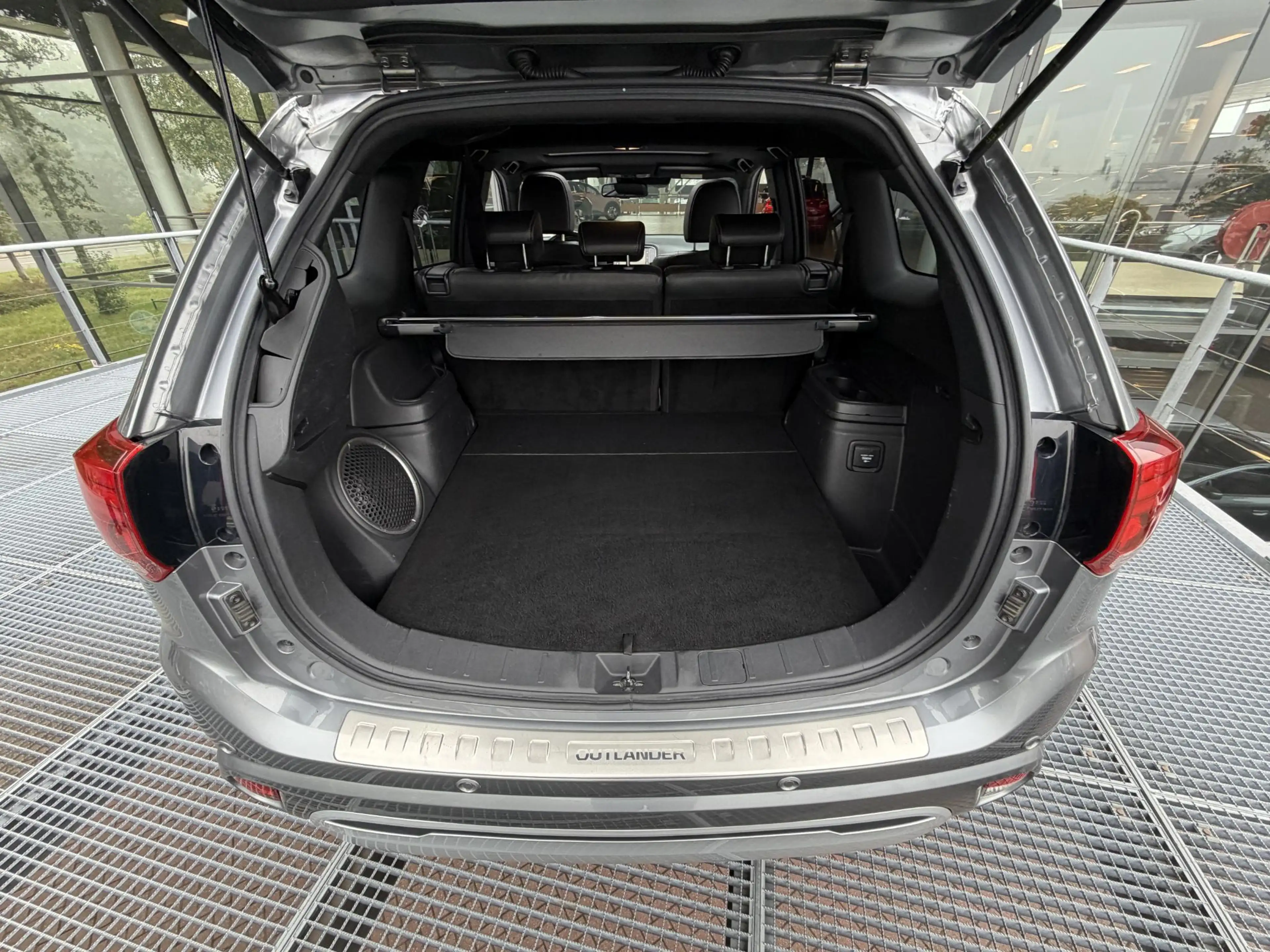 Mitsubishi Outlander 2.4 PHEV Instyle | Sunroof | Leder | Rondomzichtca — photo 9