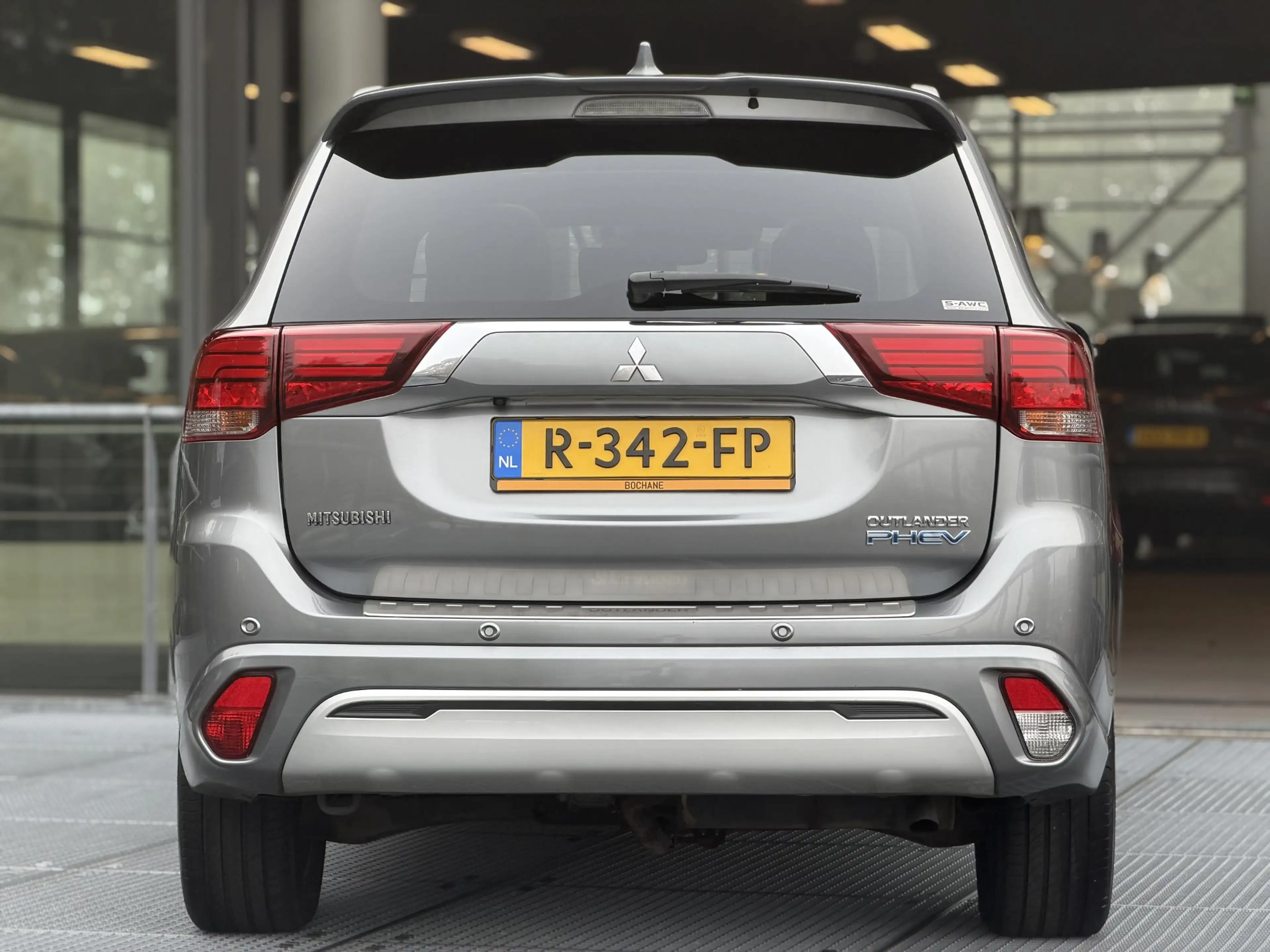 Mitsubishi Outlander 2.4 PHEV Instyle | Sunroof | Leder | Rondomzichtca — photo 20
