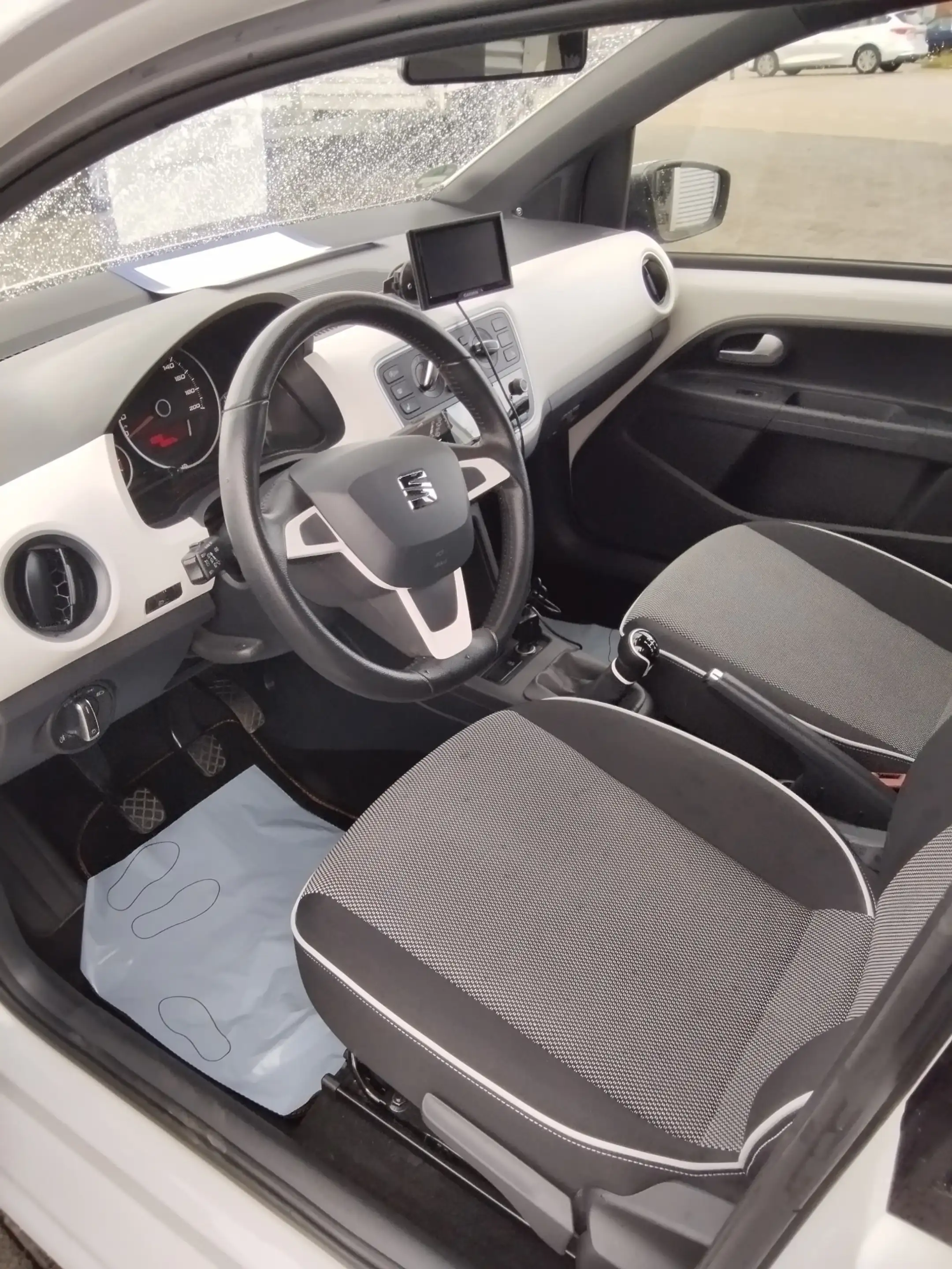 SEAT Mii Chic /SHZG/NAVI/BT/PDC/SportPaket — photo 9
