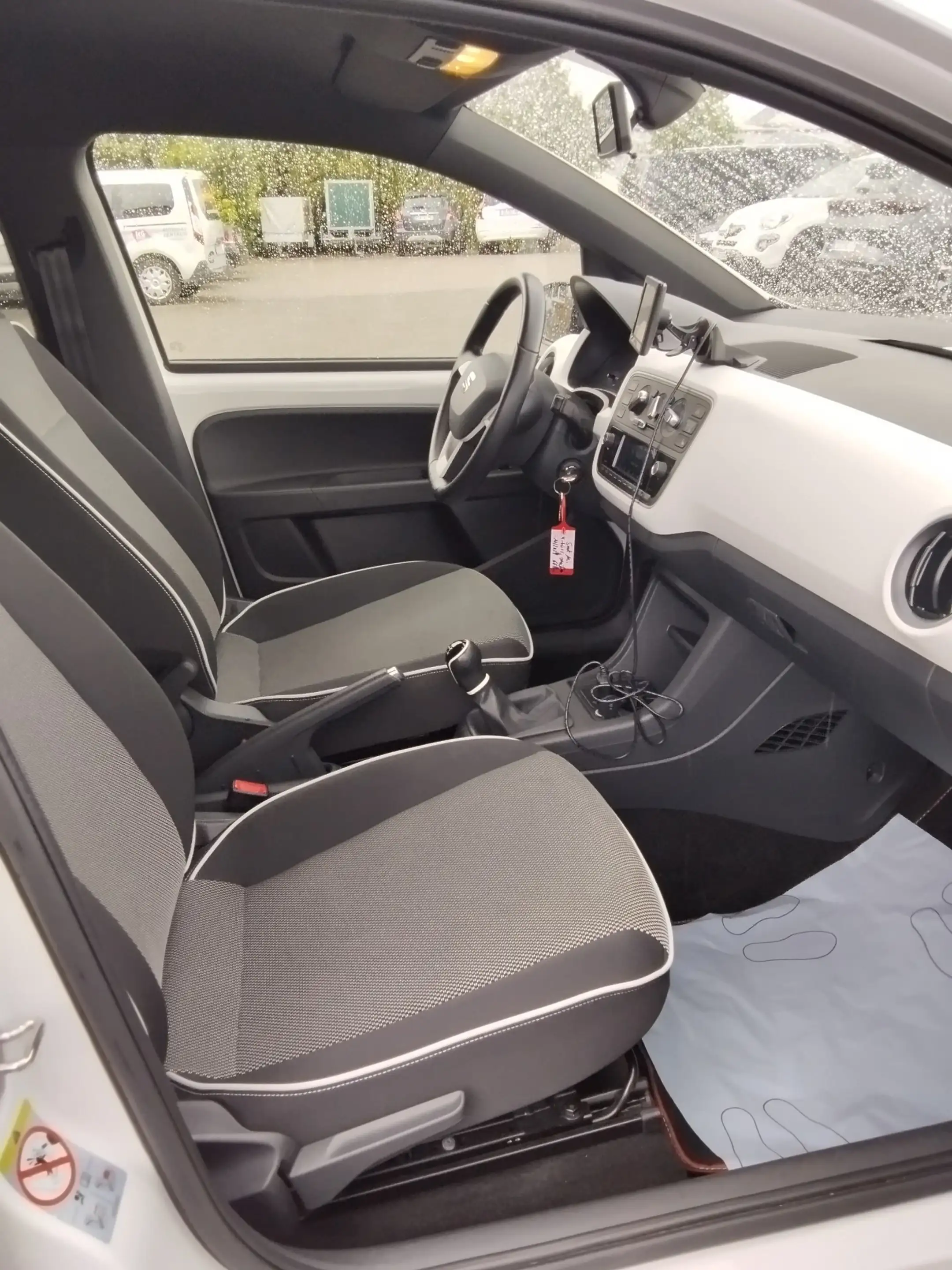 SEAT Mii Chic /SHZG/NAVI/BT/PDC/SportPaket — photo 8