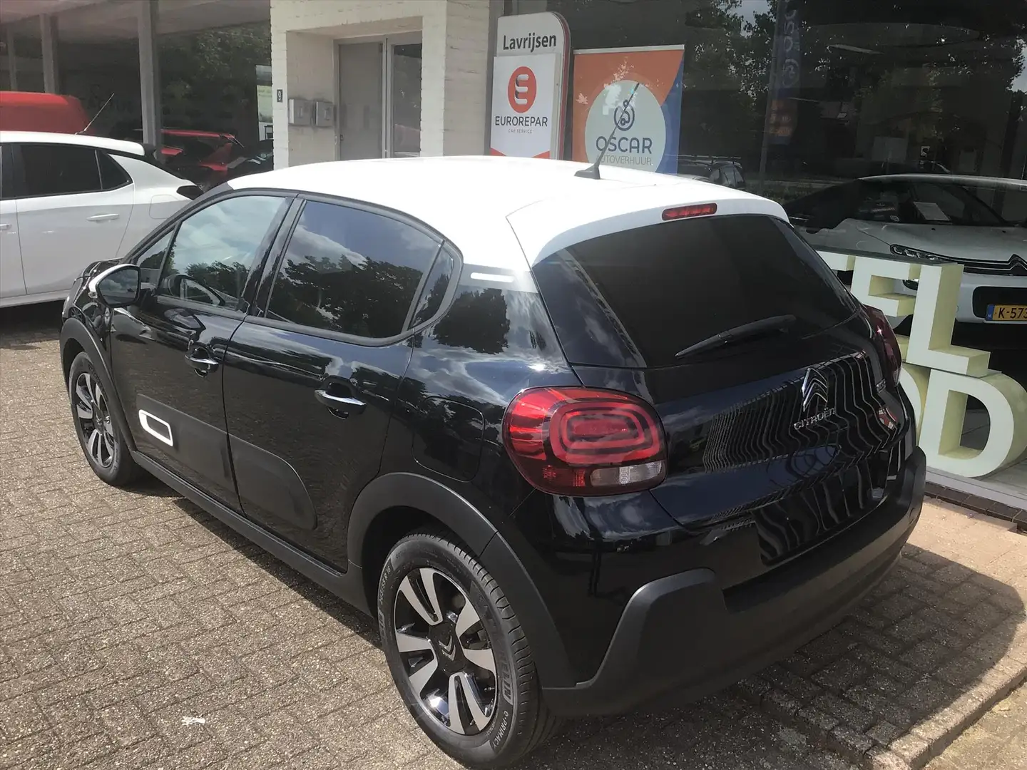 Citroen C3 1.2 shine EAT6 Zwart - 2