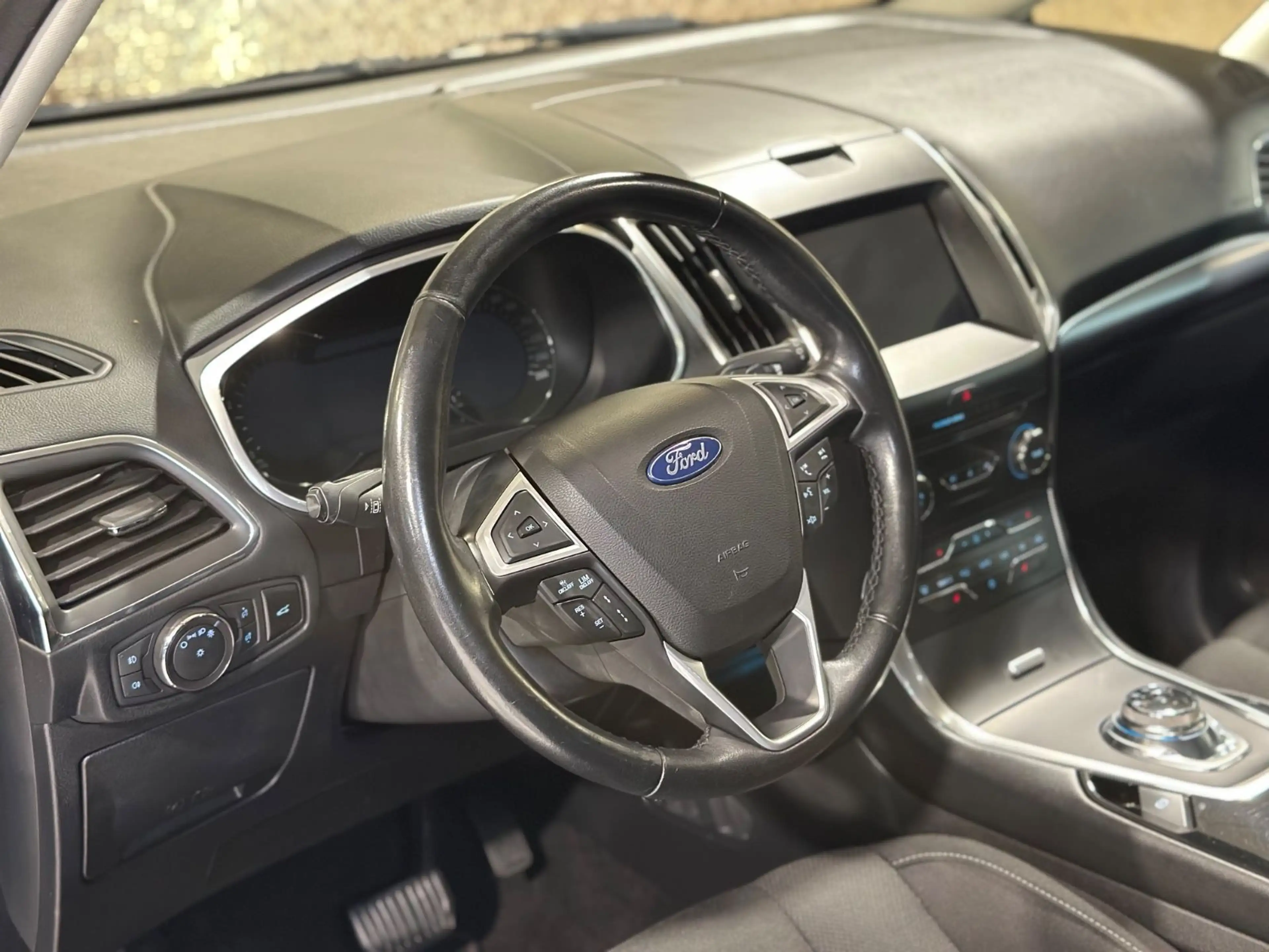 Ford S-Max S-MAX Titanium * 7-SITZER * ACC * KAMERA * AHK * — photo 8