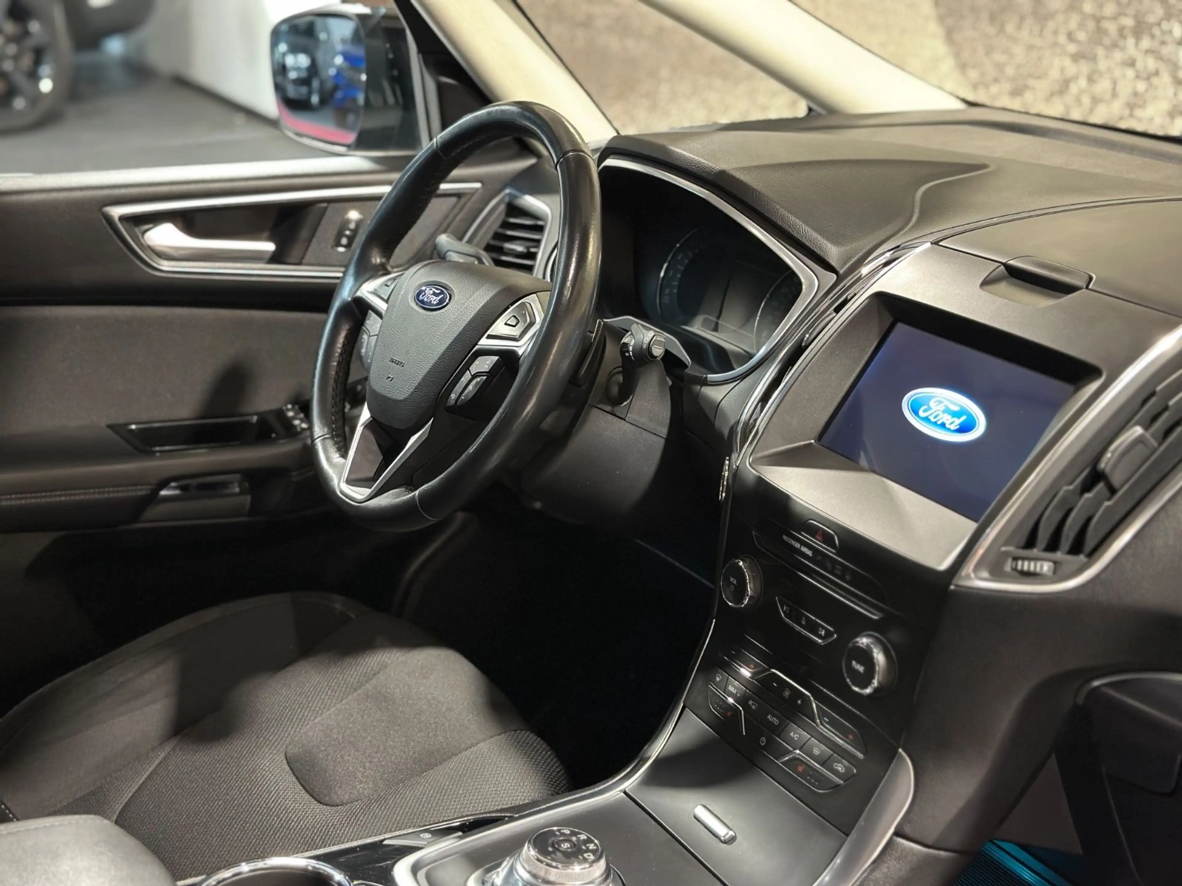 Ford S-Max S-MAX Titanium * 7-SITZER * ACC * KAMERA * AHK * — photo 14