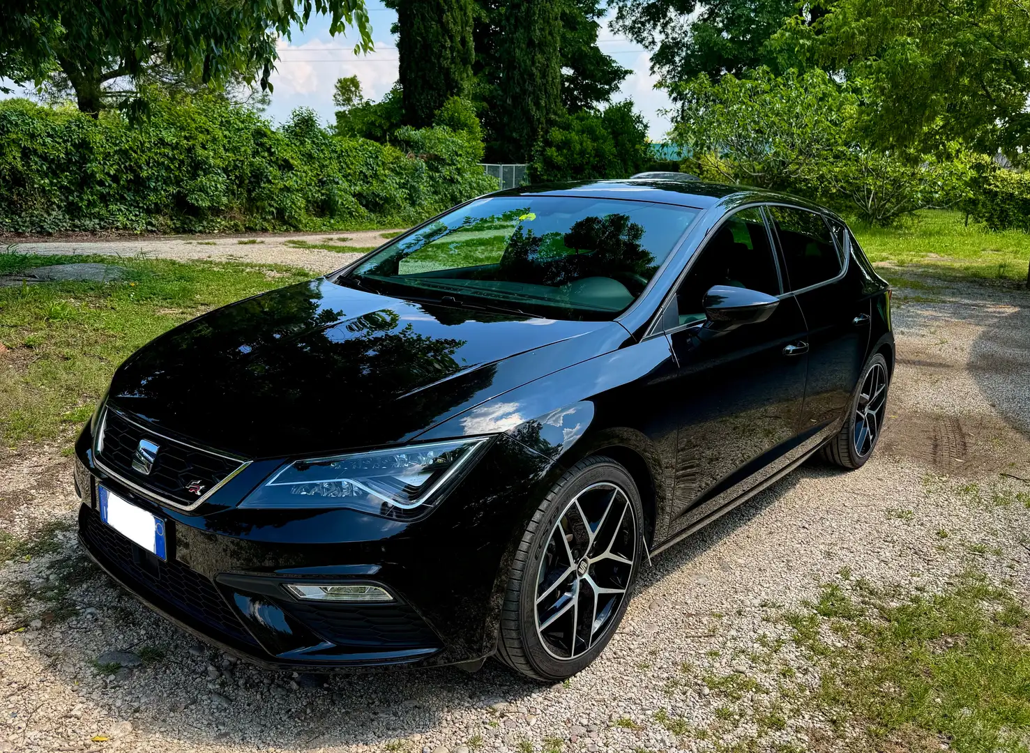 SEAT Leon 1.5 eco tsi dsg act FR GPL Černá - 1