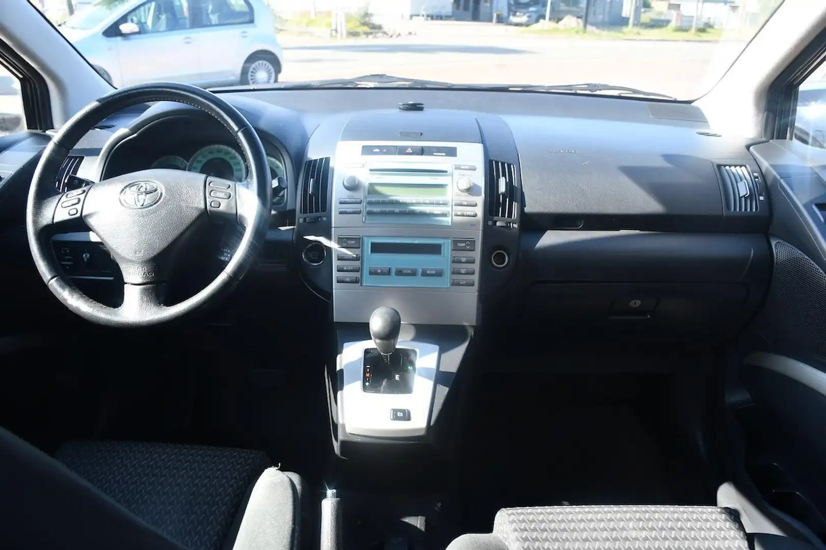 Toyota Verso 1.8 VVT-i Luna 7p. AUT|Clima|Cruise|Trekhaak Zwart - 2