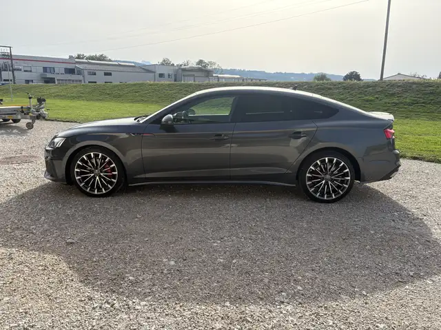 Audi A5 view 4