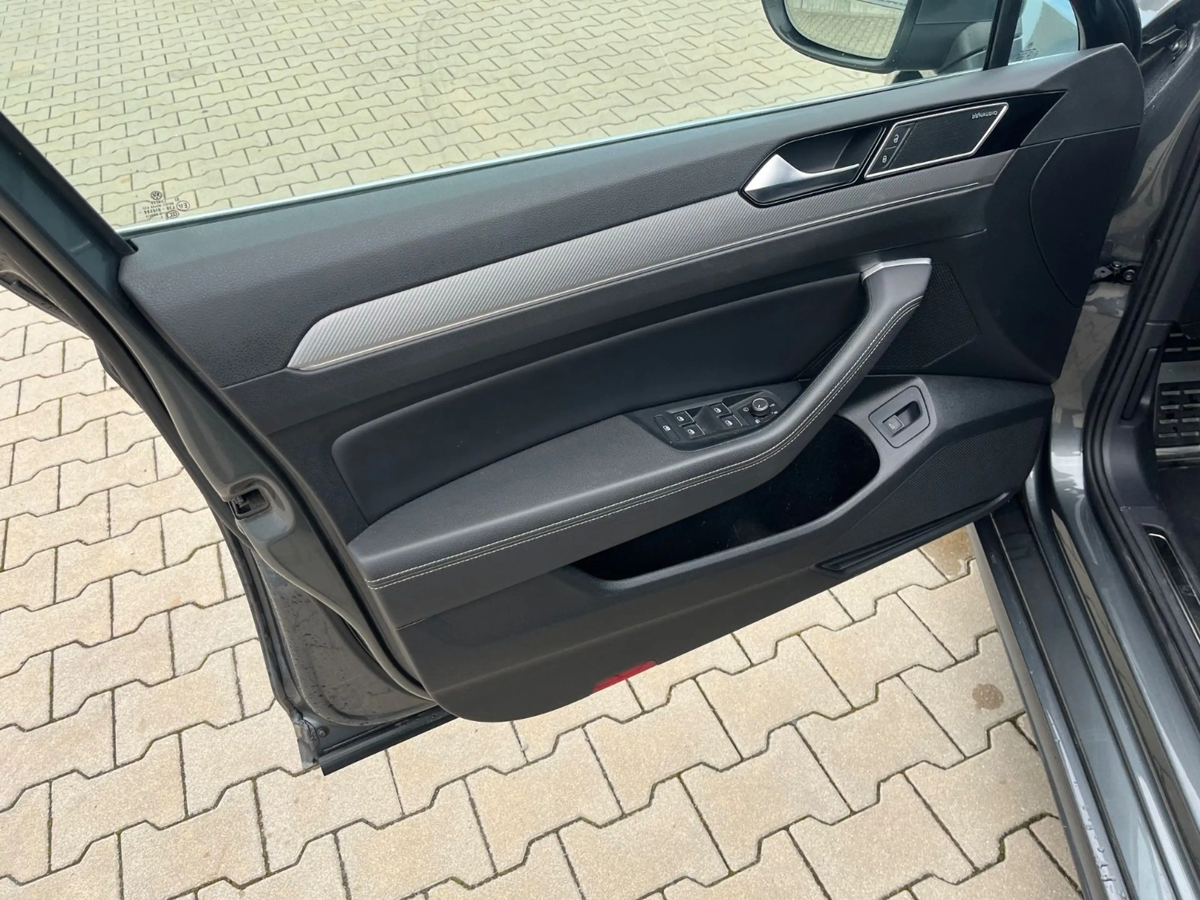 Volkswagen Passat Variant Highline 4Motion R-LINE,dig.Cockp — photo 10